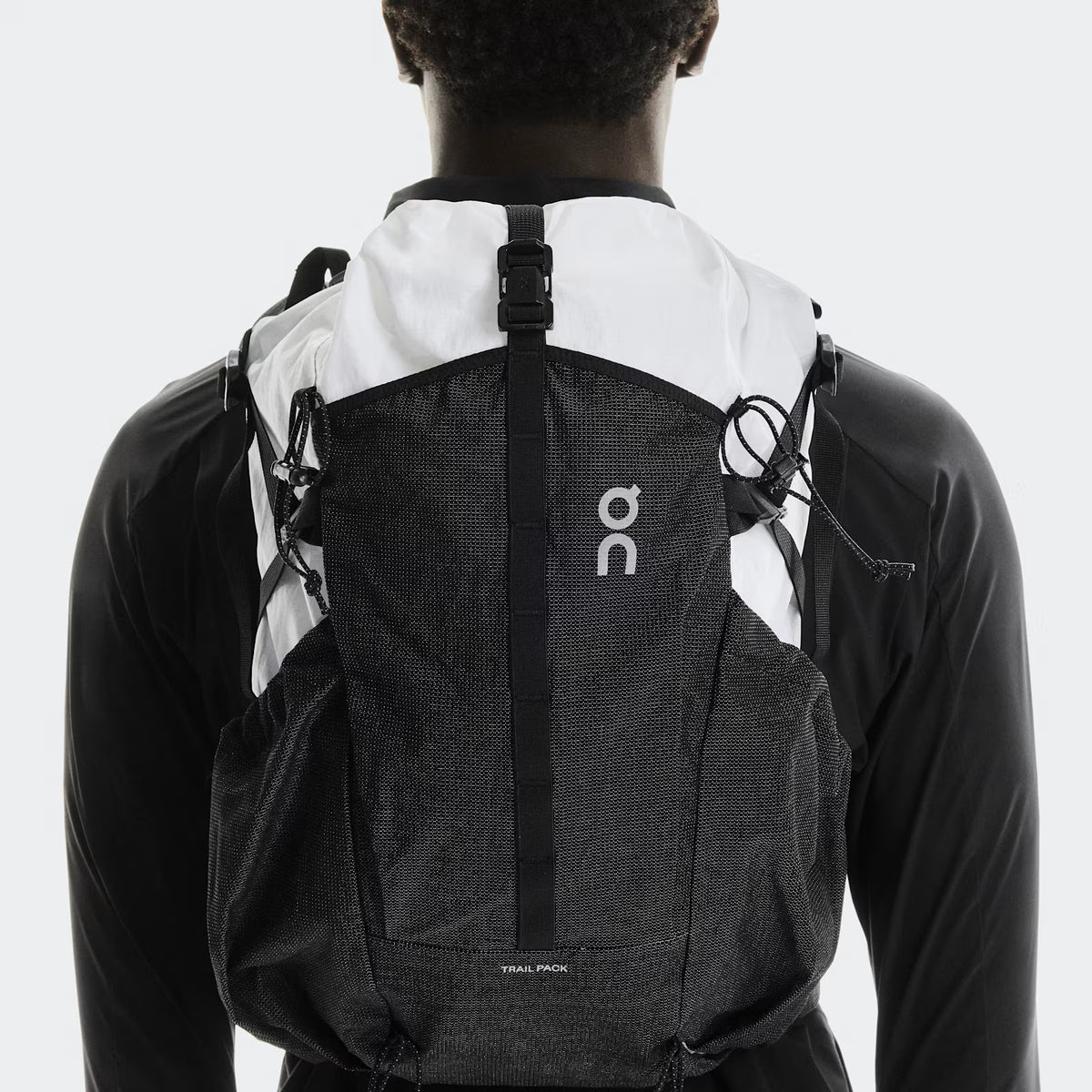 On Trail Pack 20L White | Black