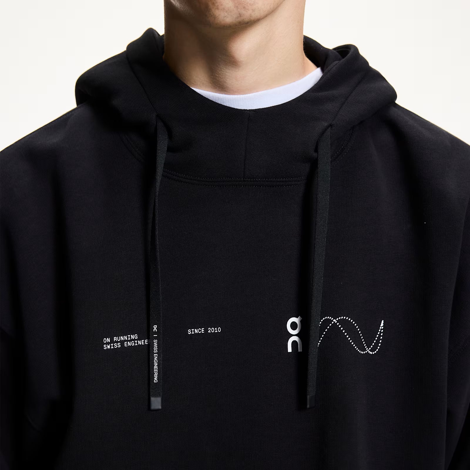 On Club Hoodie Avant Black