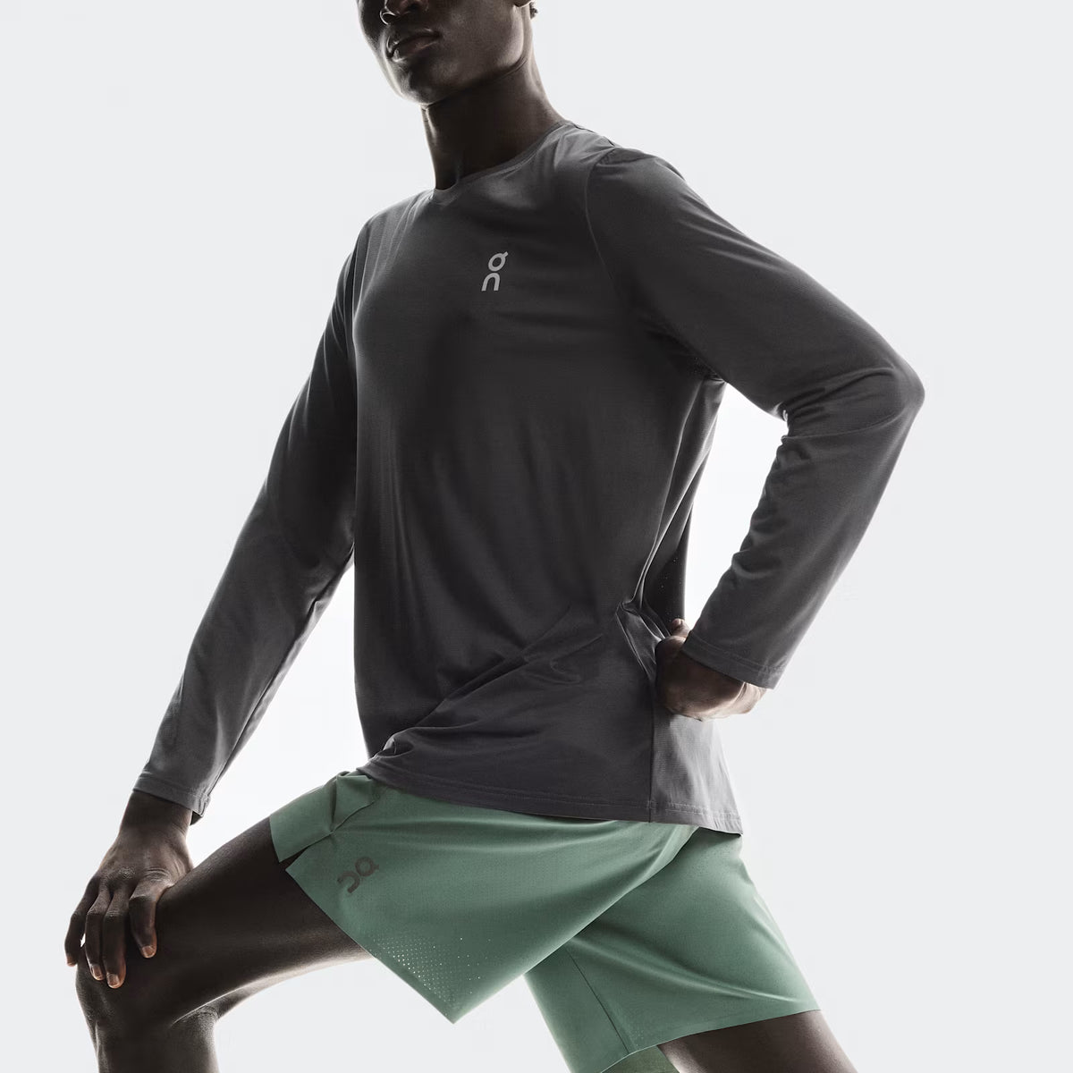 On 7" Performance Shorts Olive