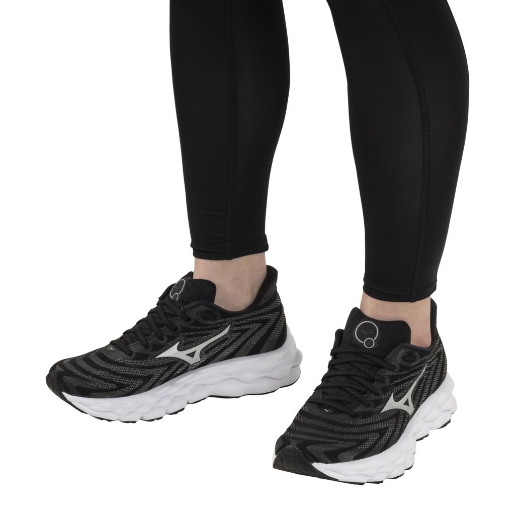 Mizuno Women's Wave Sky 8 Running Shoe Thistle White