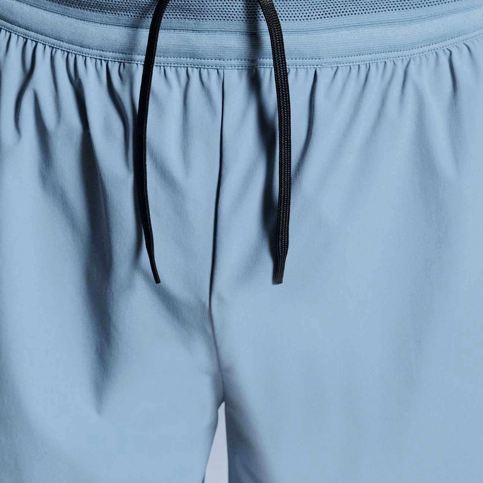 On 7" Performance Shorts Chambray