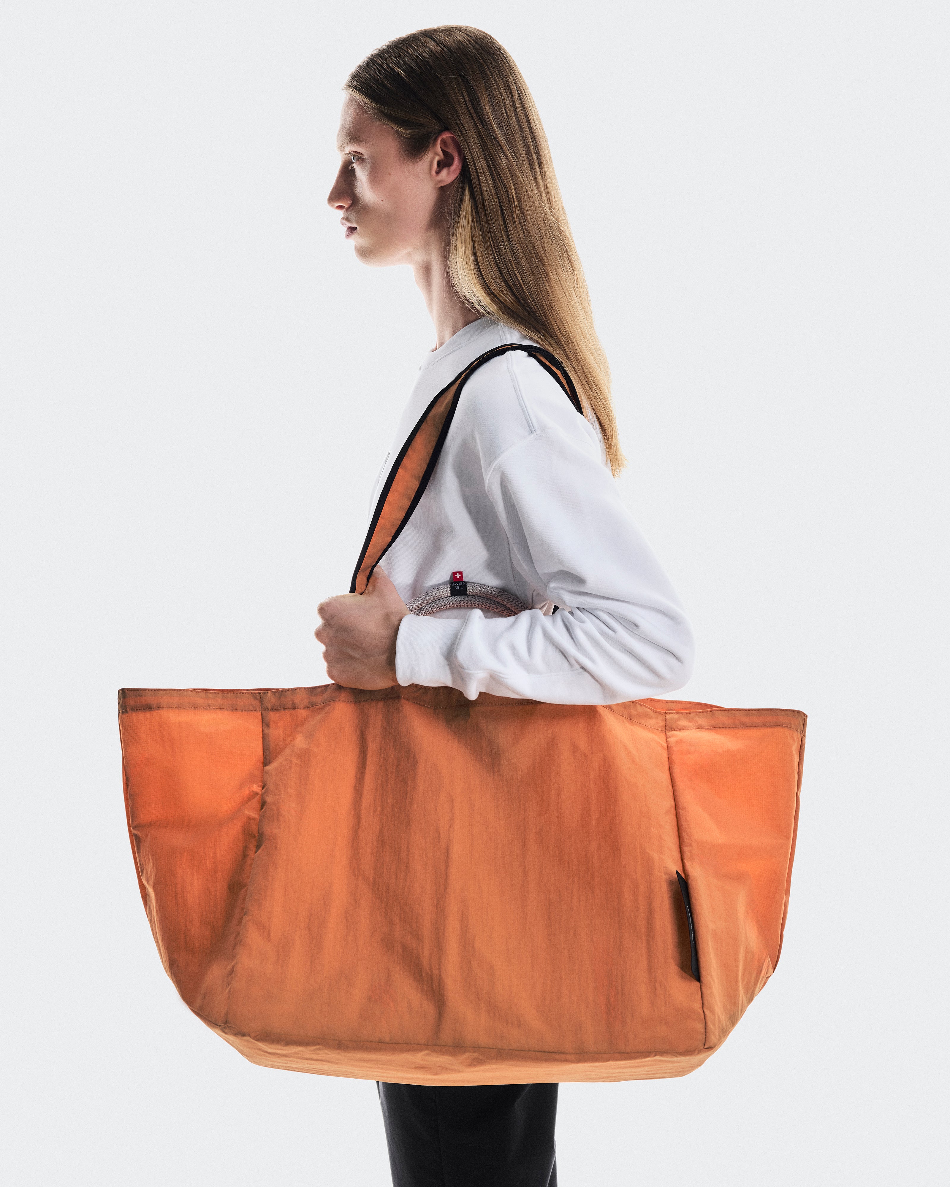 On Cargo Pack 60L Desert Glow