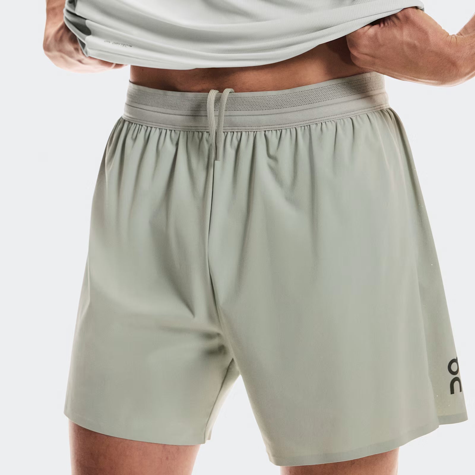 On 5" Performance Shorts Tin
