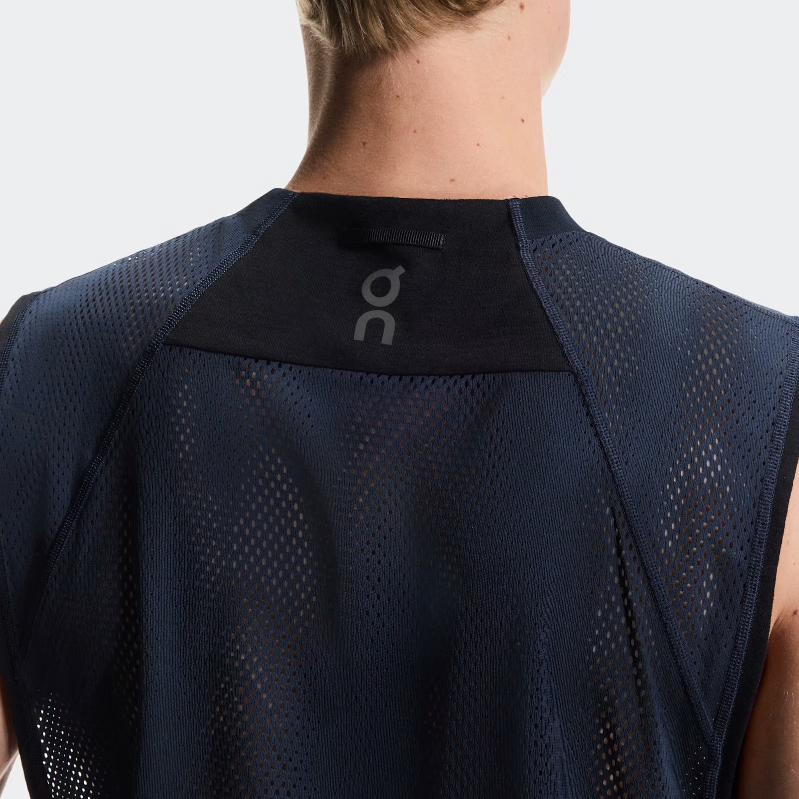 On Train Volt Tank Navy