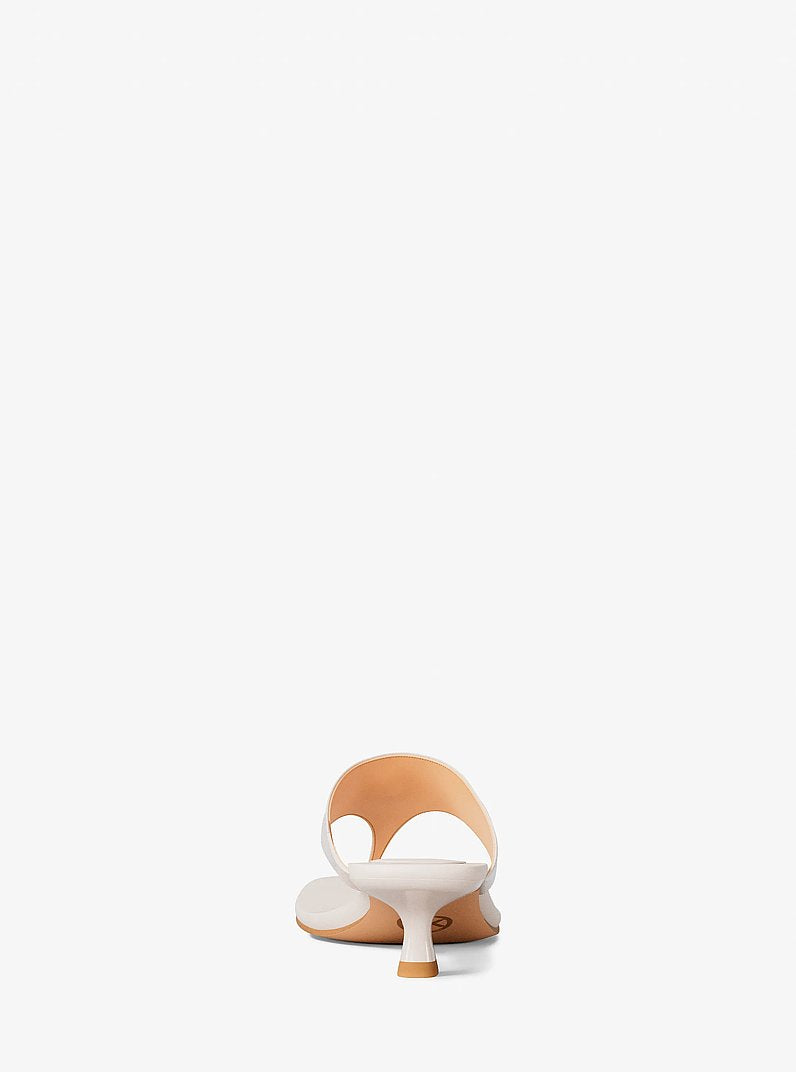 Michael Kors Anneka Patent Thong Sandal LT CREAM