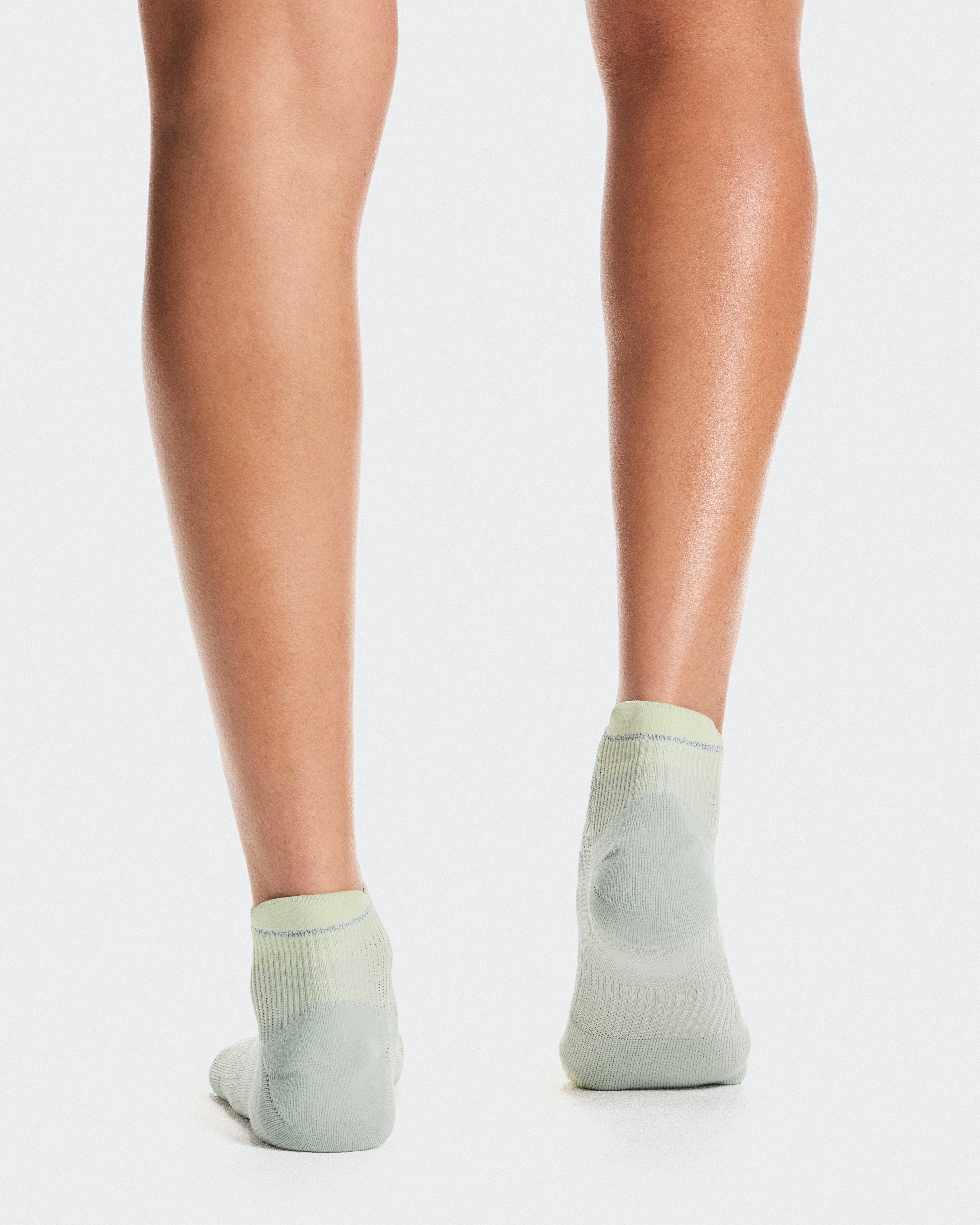 On Performance Run Sock Low Tin | Lemonade