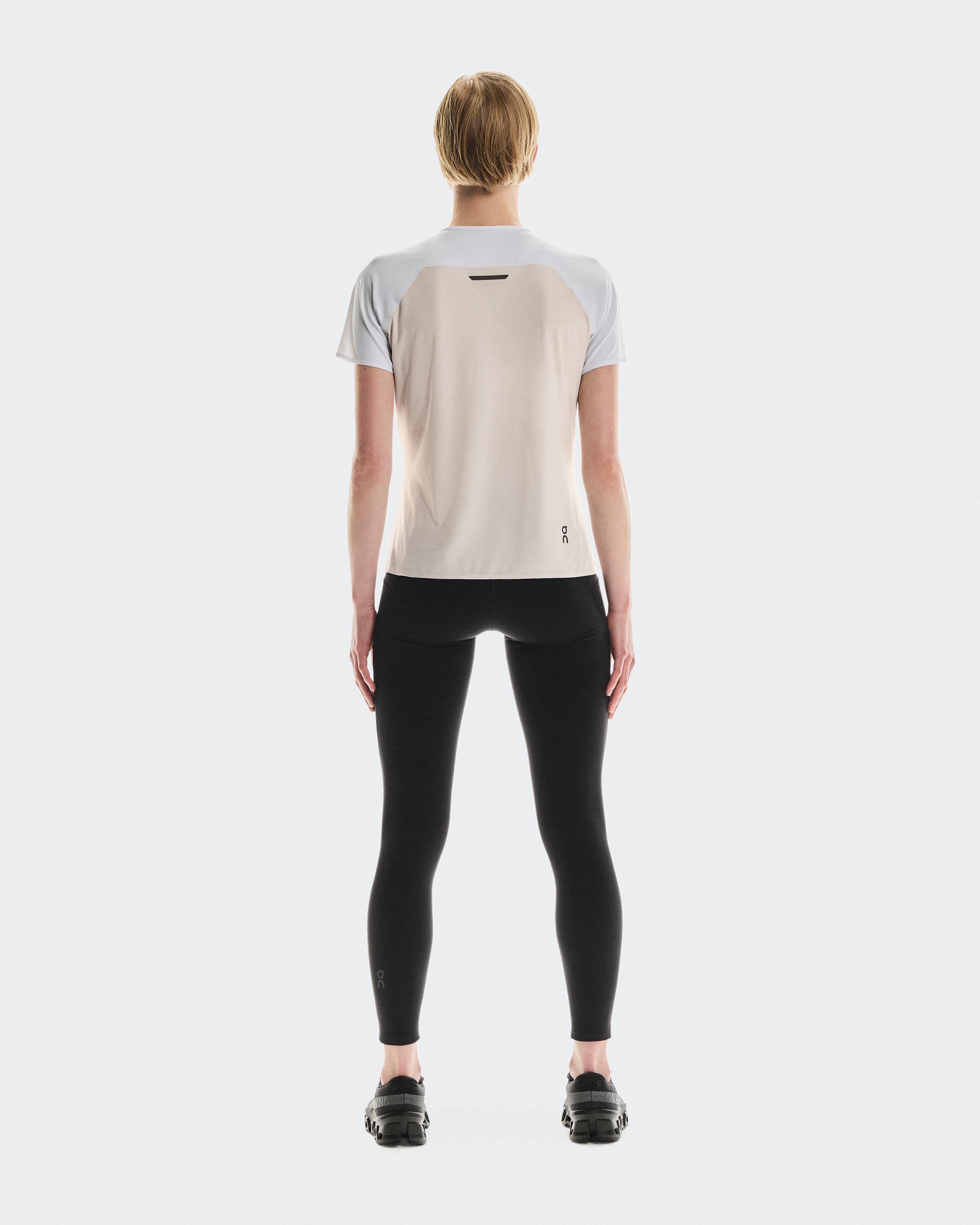 On Performance-T White | Silver (Women'S)