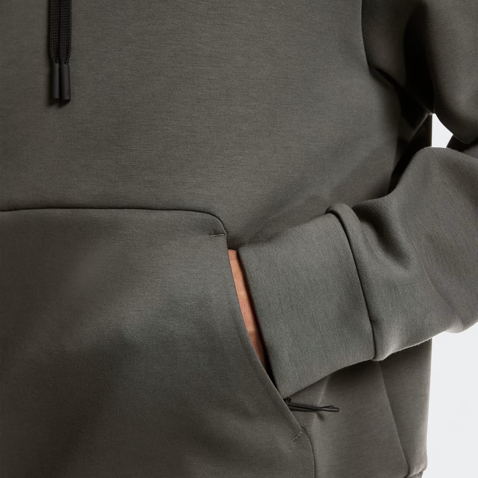 On Focus Tech Hoodie Shadow
