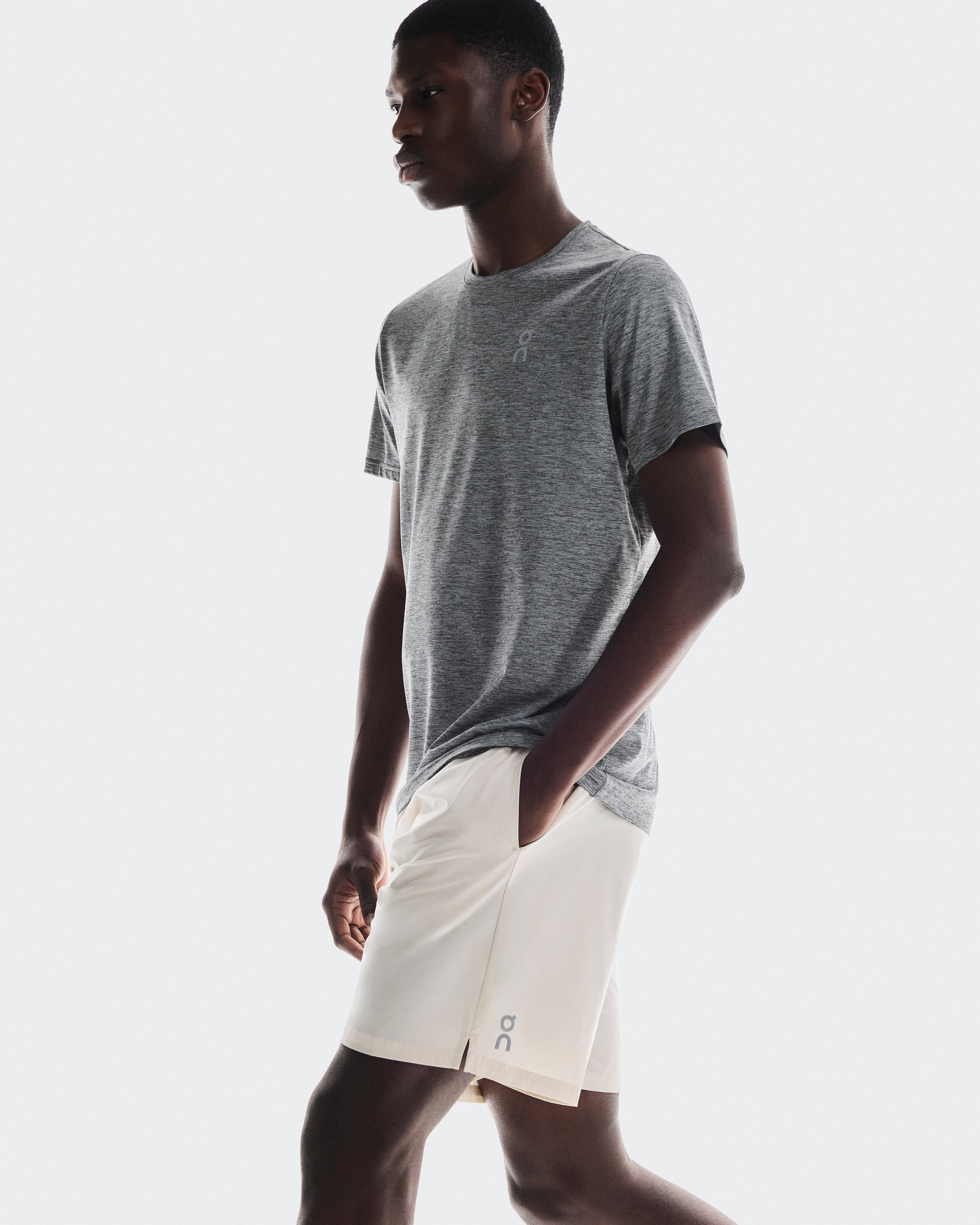 On 7" Core Shorts Sand