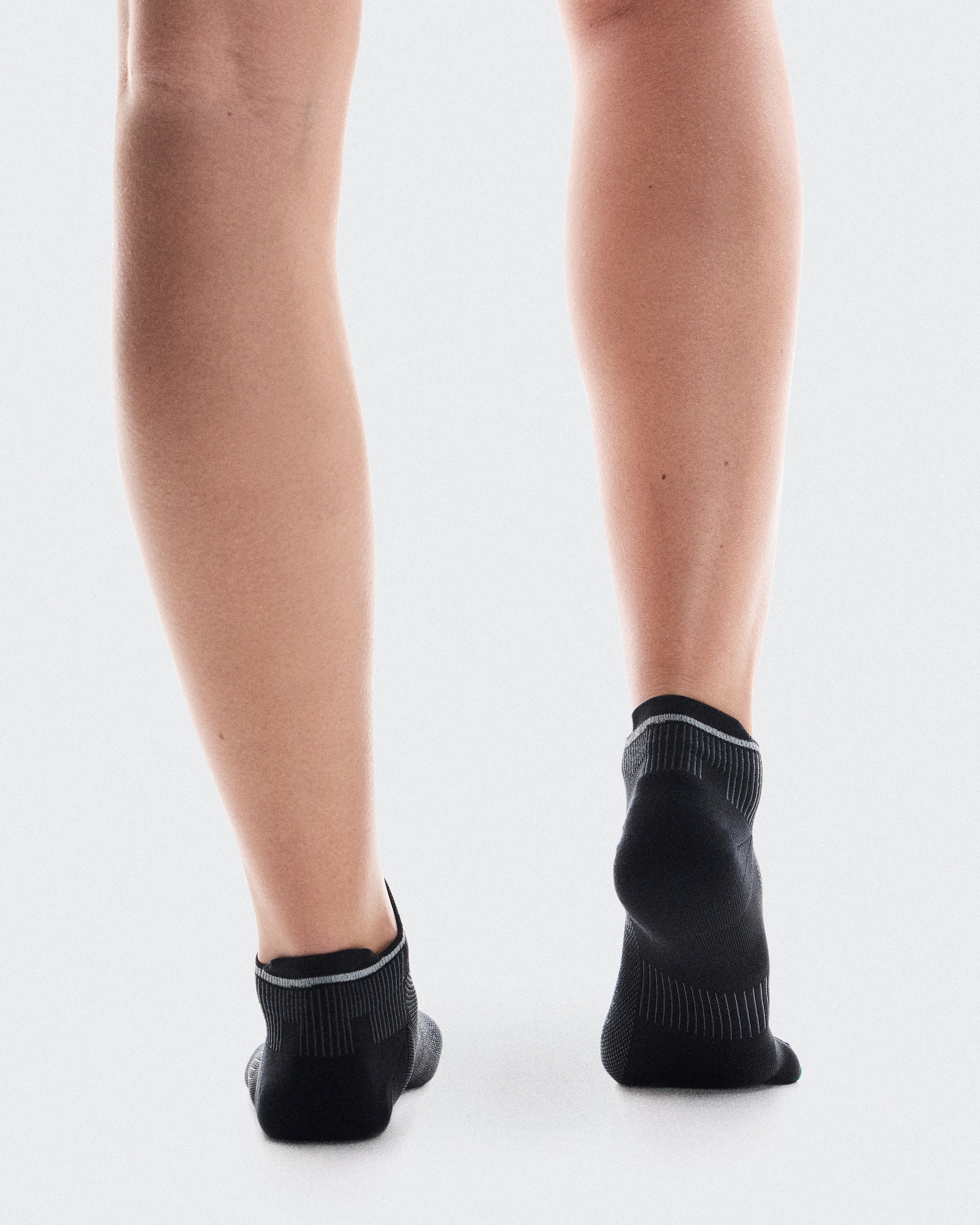 On Elite Run Sock Low Black | Magnet