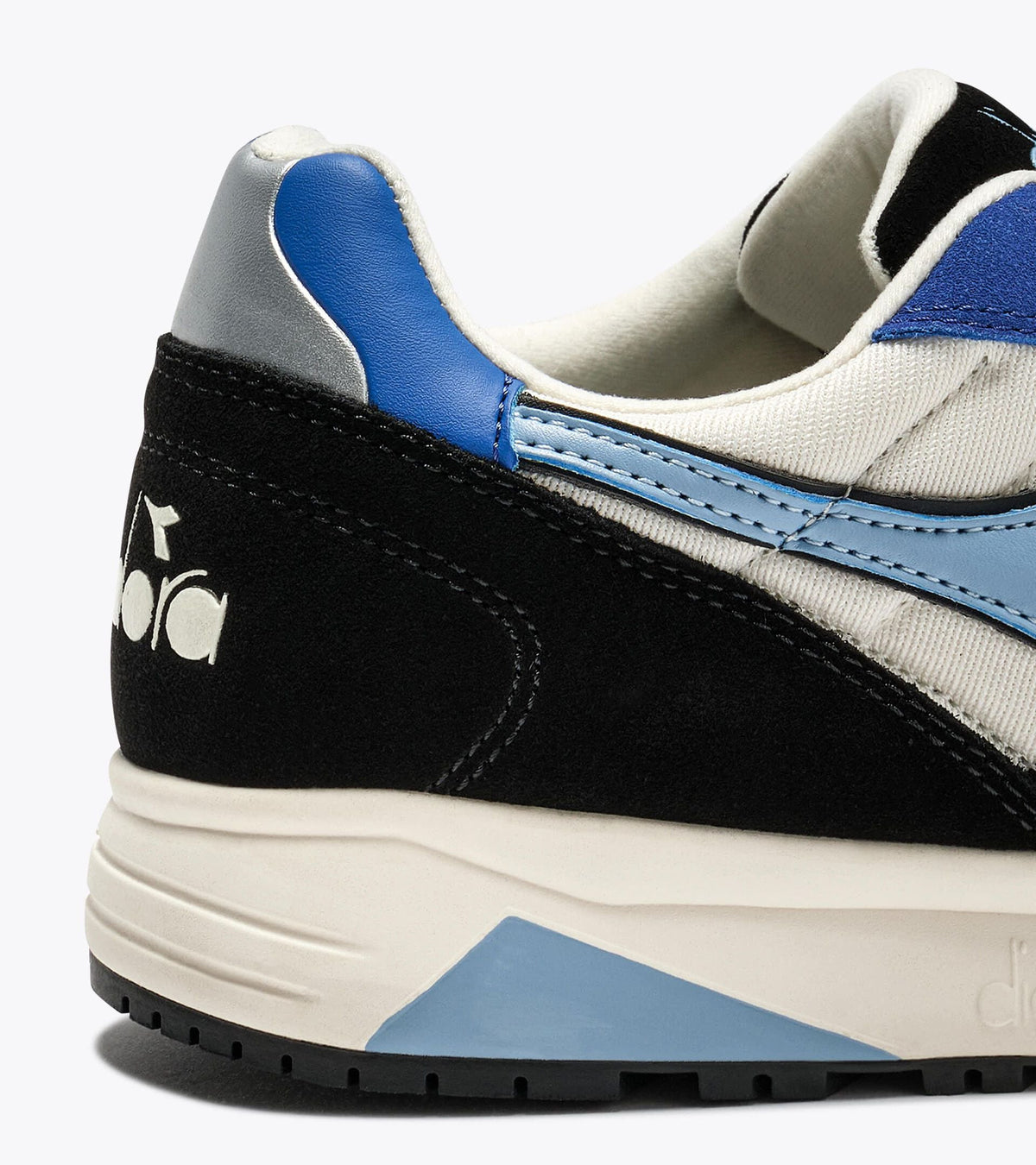 Diadora N902 Ivory White/Dark Royal