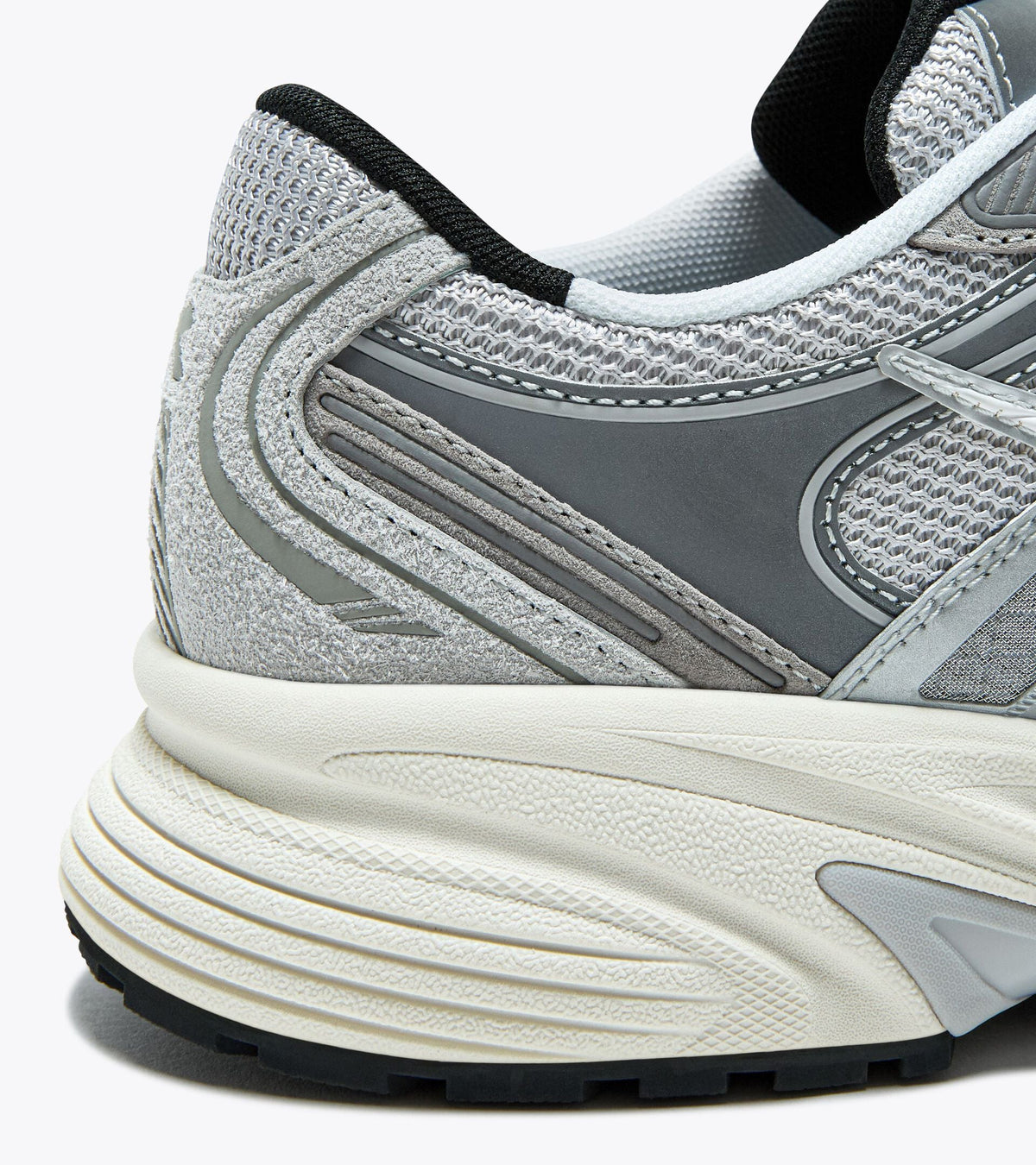 Diadora Mythos Star Grey Alaska