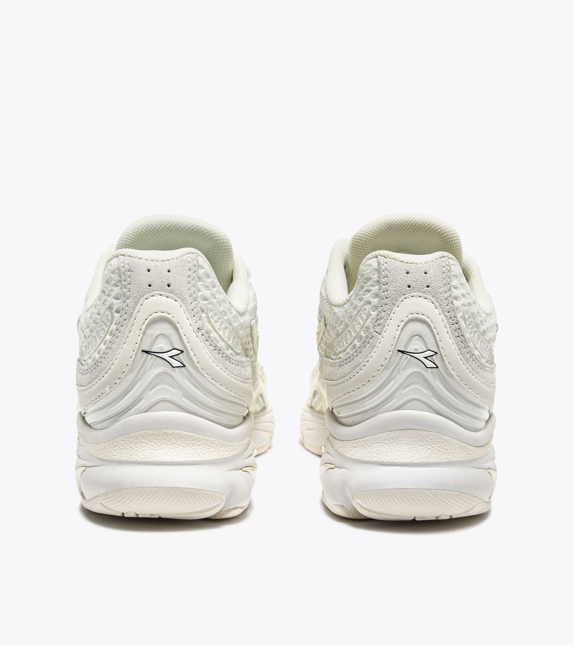 Diadora Mythos Propulsion 280 Scarab White