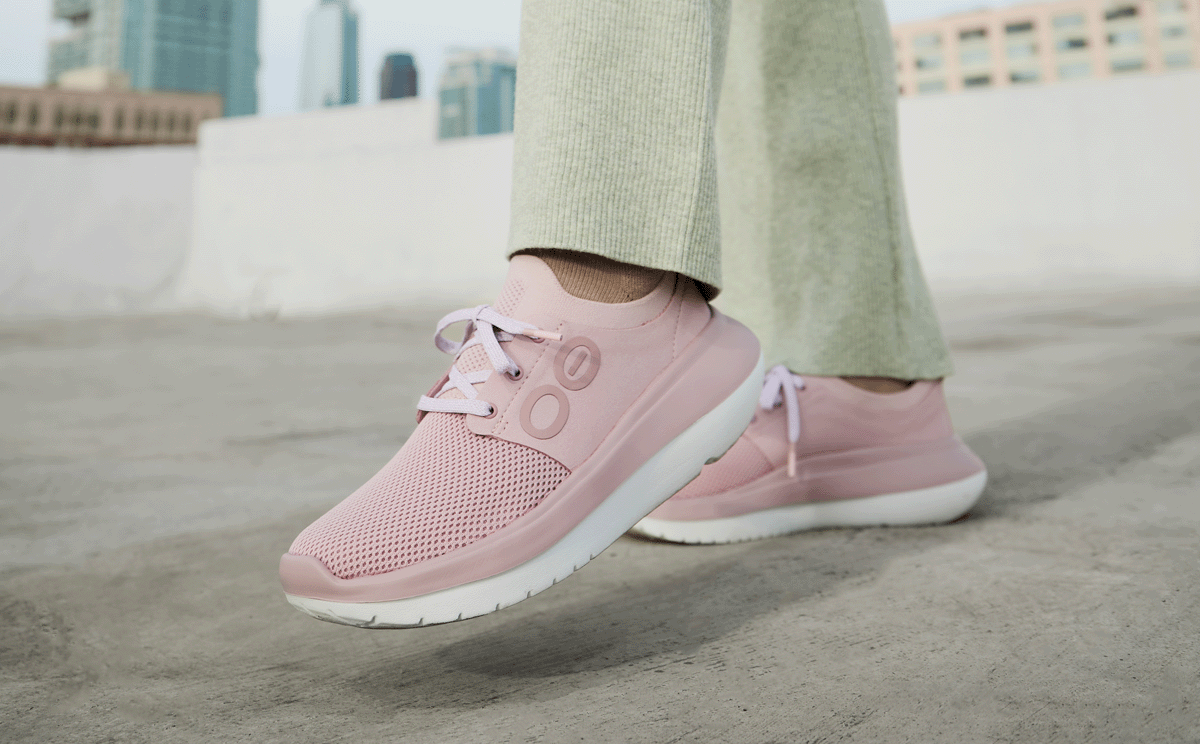 Oofos Women's Lace-Up Shoe White & Stardust