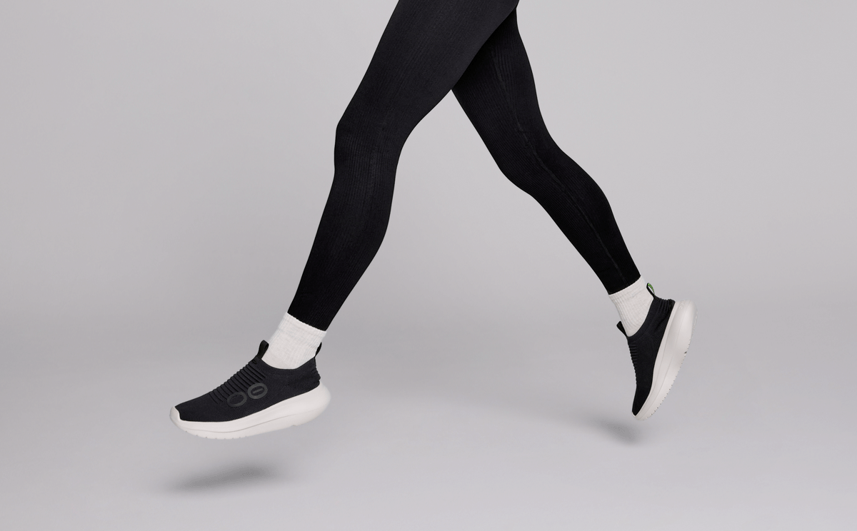 Oofos Women's Slip-On Shoe Chalk & Black