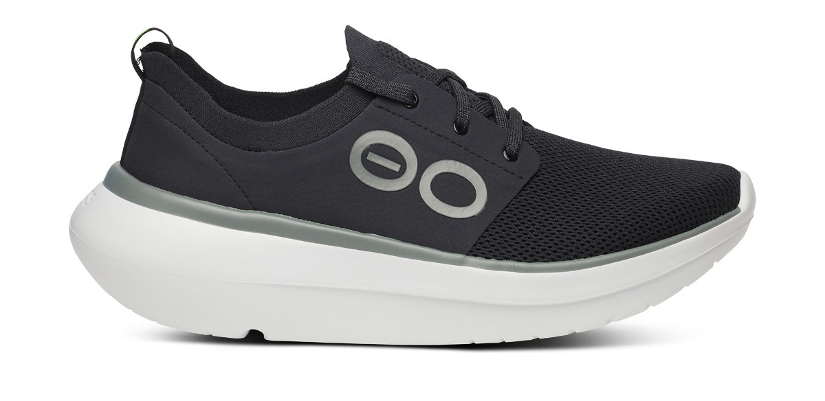 Oofos Men's Lace-Up Shoe White & Black
