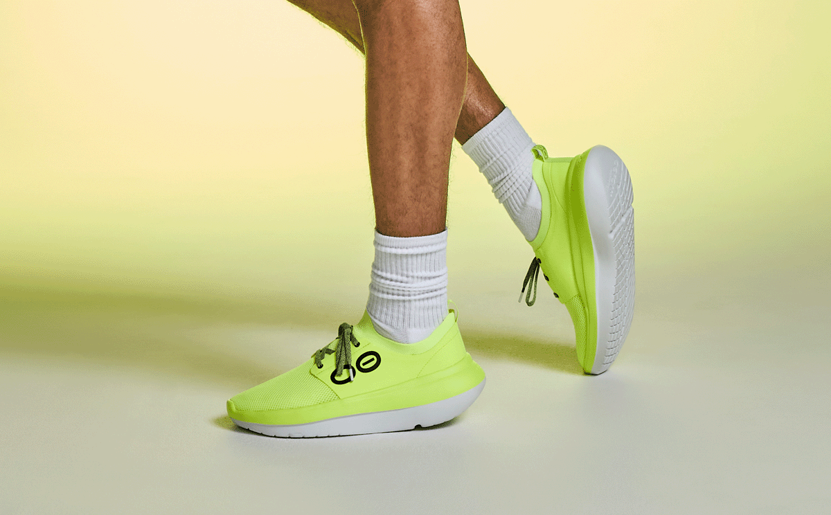 Oofos Men's Lace-Up Shoe White & Electro