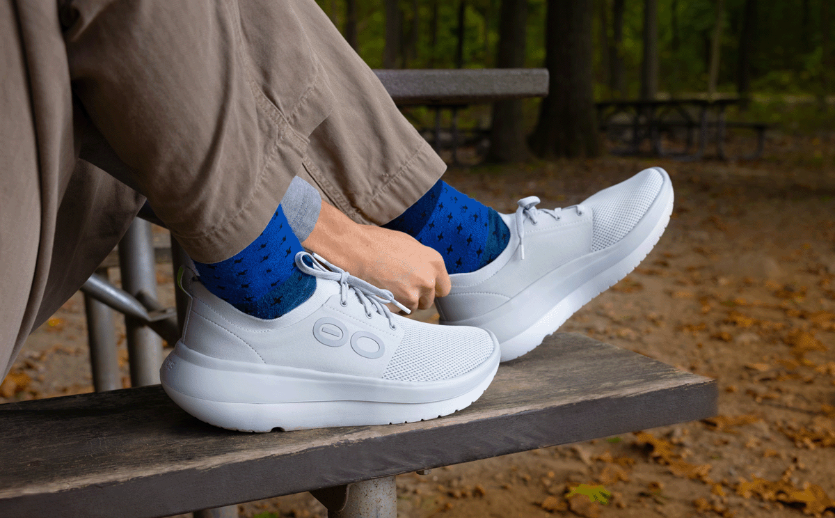 Oofos Men's Lace-Up Shoe White & Glacier