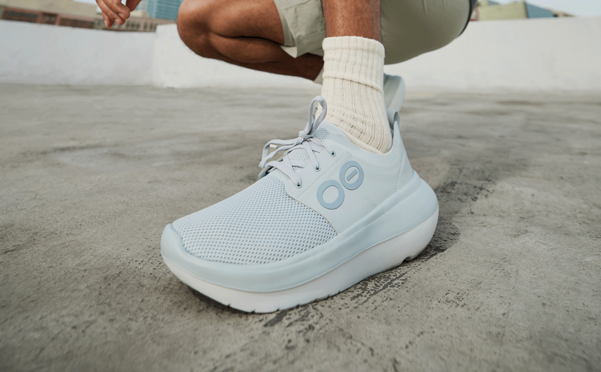 Oofos Men's Lace-Up Shoe White & Glacier