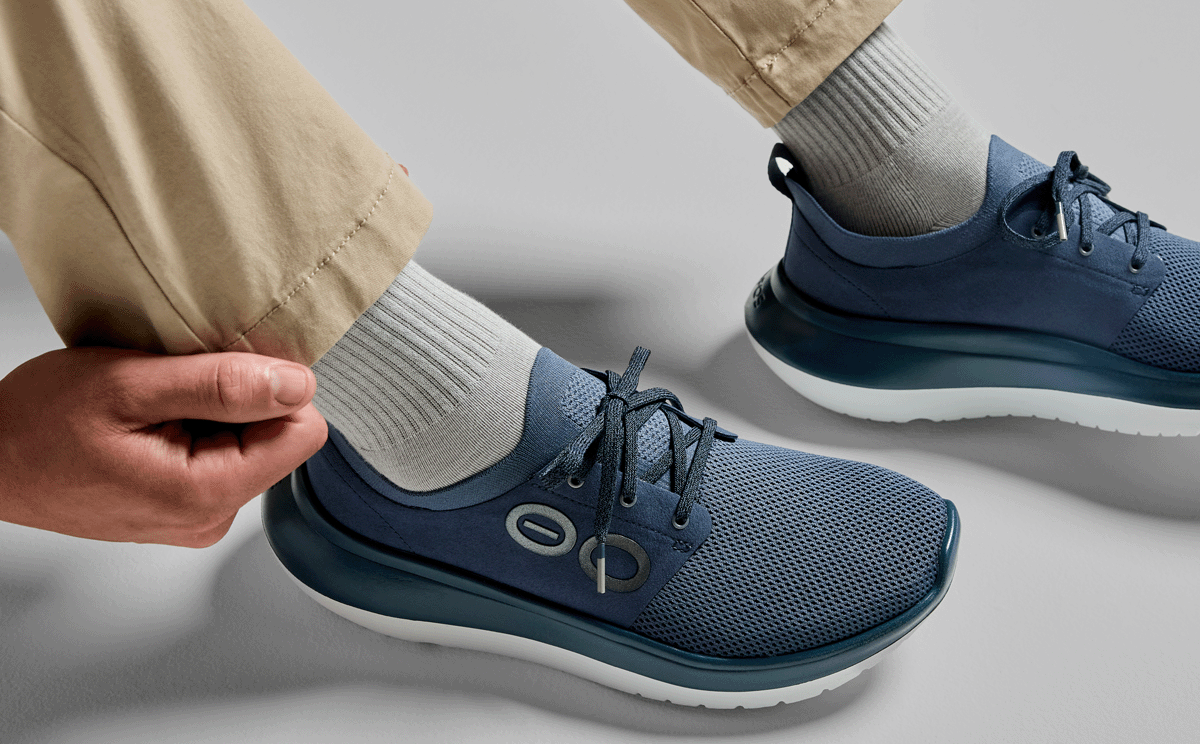 Oofos Men's Lace-Up Shoe White & Moroccan Blue