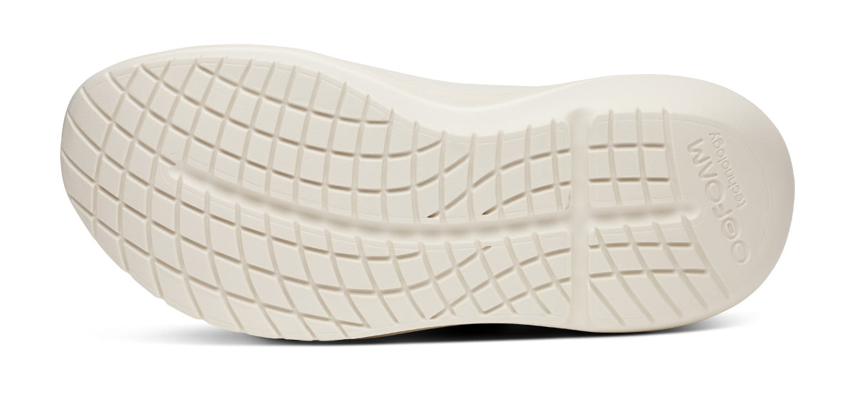 Oofos Men's Slip-On Shoe Chalk & Black