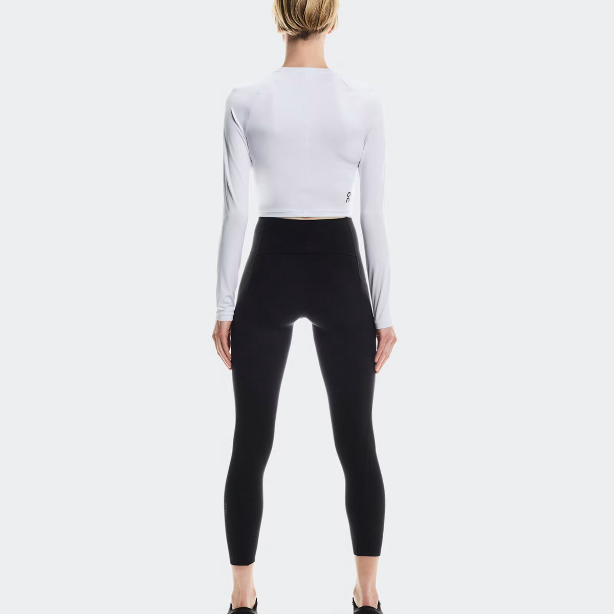 On Studio Long-T Crop White (Women'S)