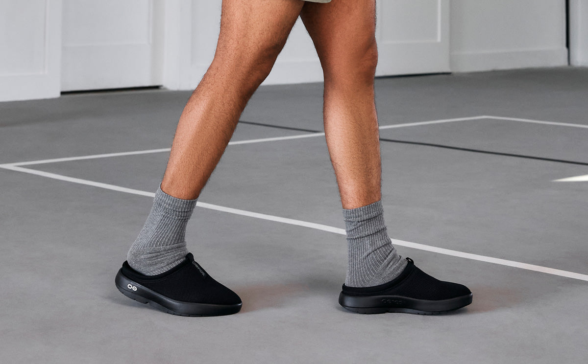 Oofos Men's Mesh Slipper Black