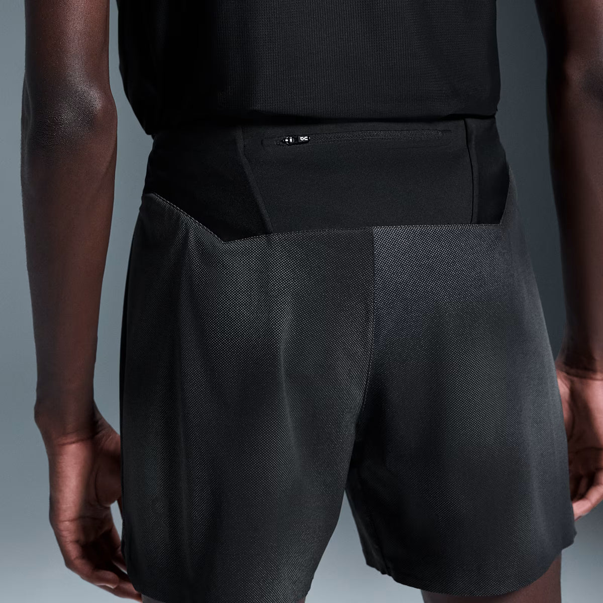 On Lightweight Shorts Lumos Black