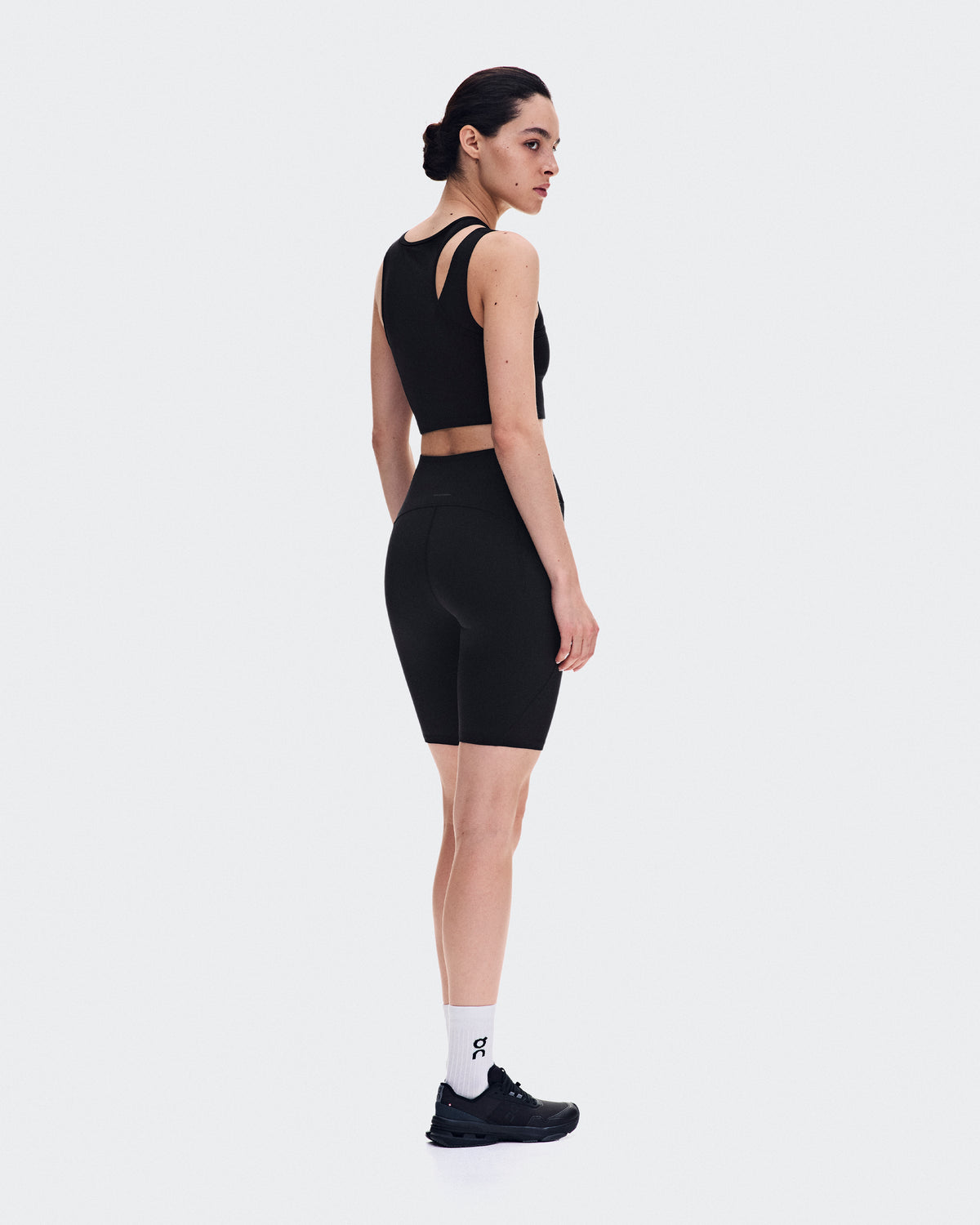 On Studio Asymmetric Crop Black (Women'S)
