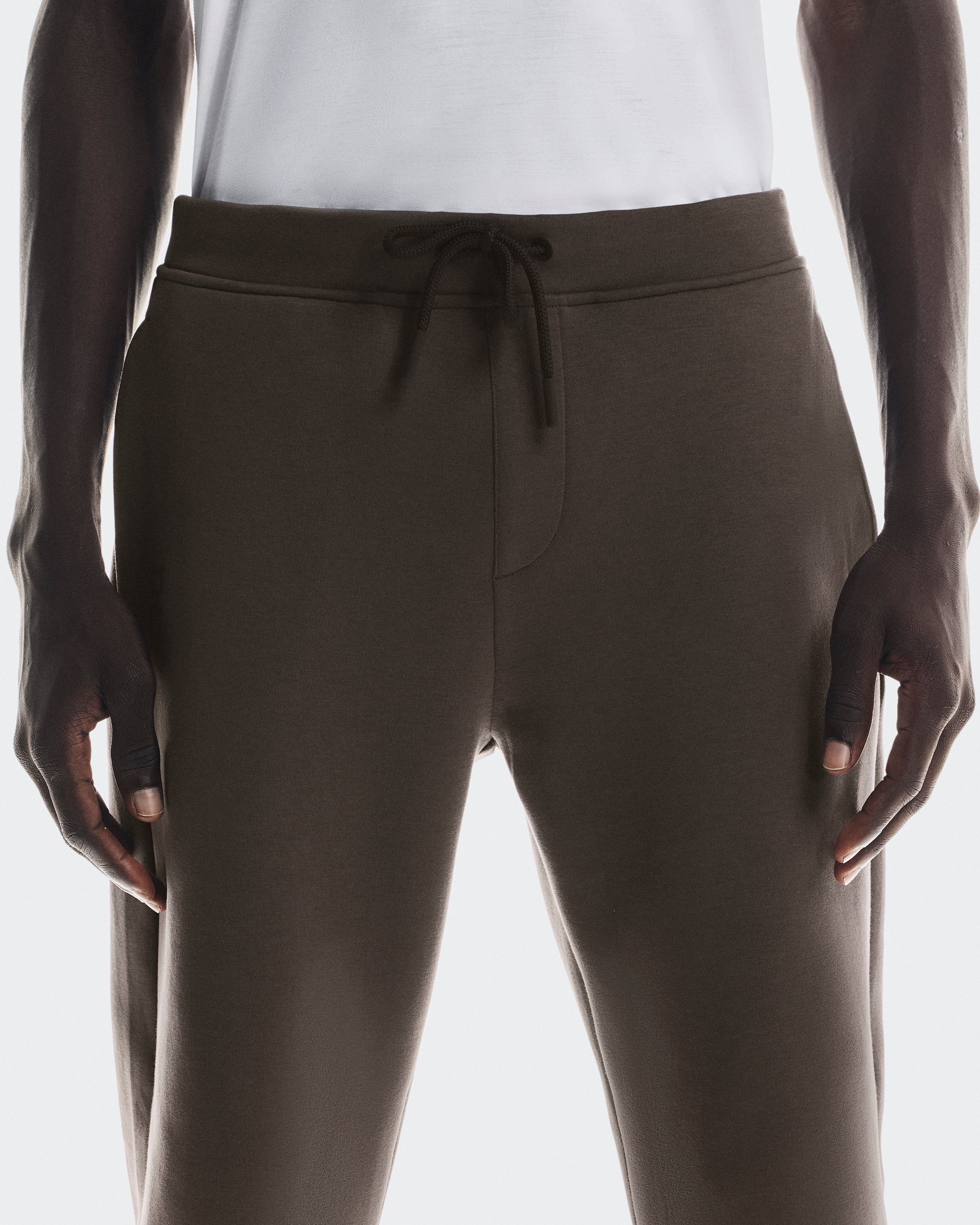 On Focus Tech Sweatpants Pebble