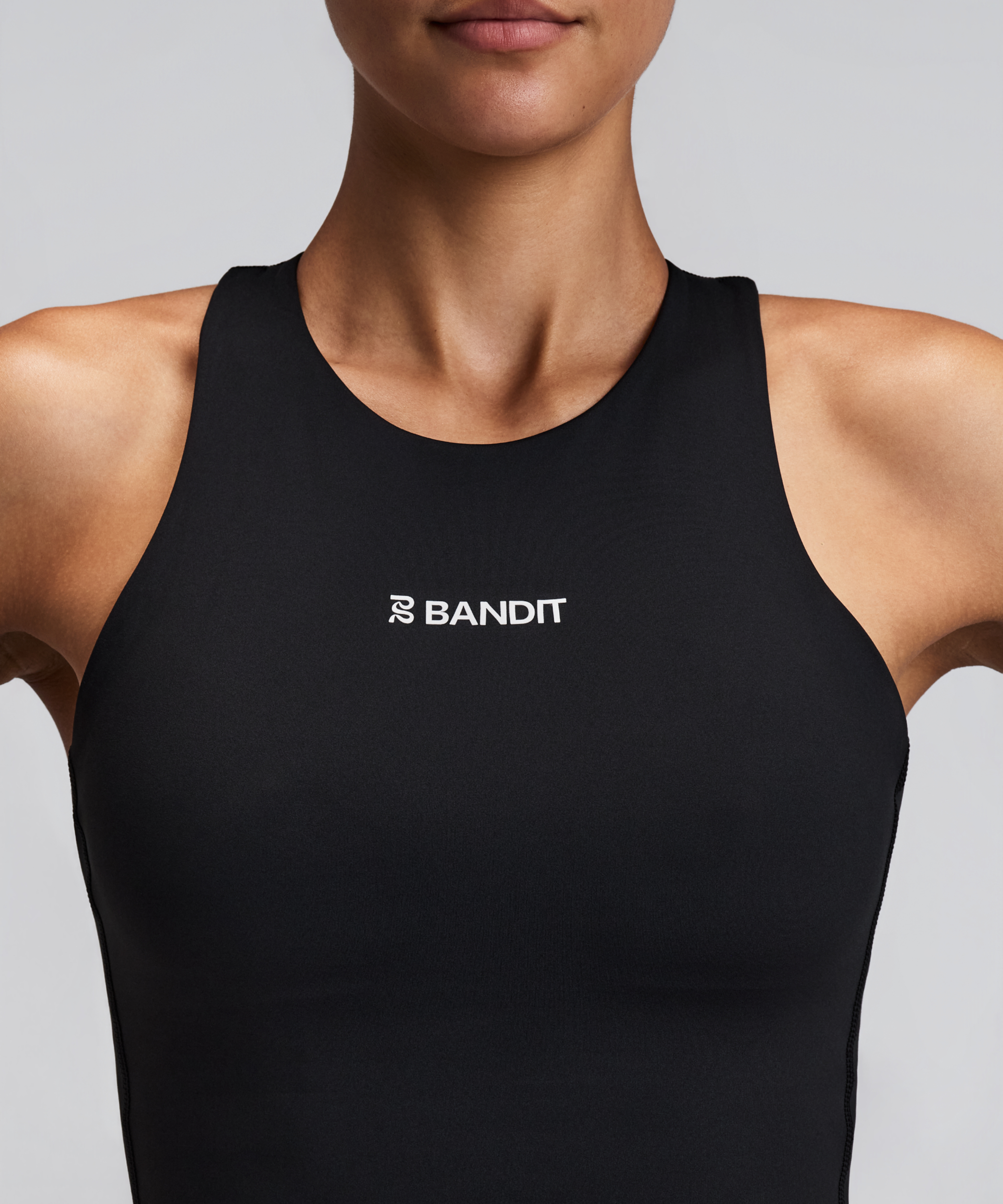 Bandit Stamina Race Crop Black