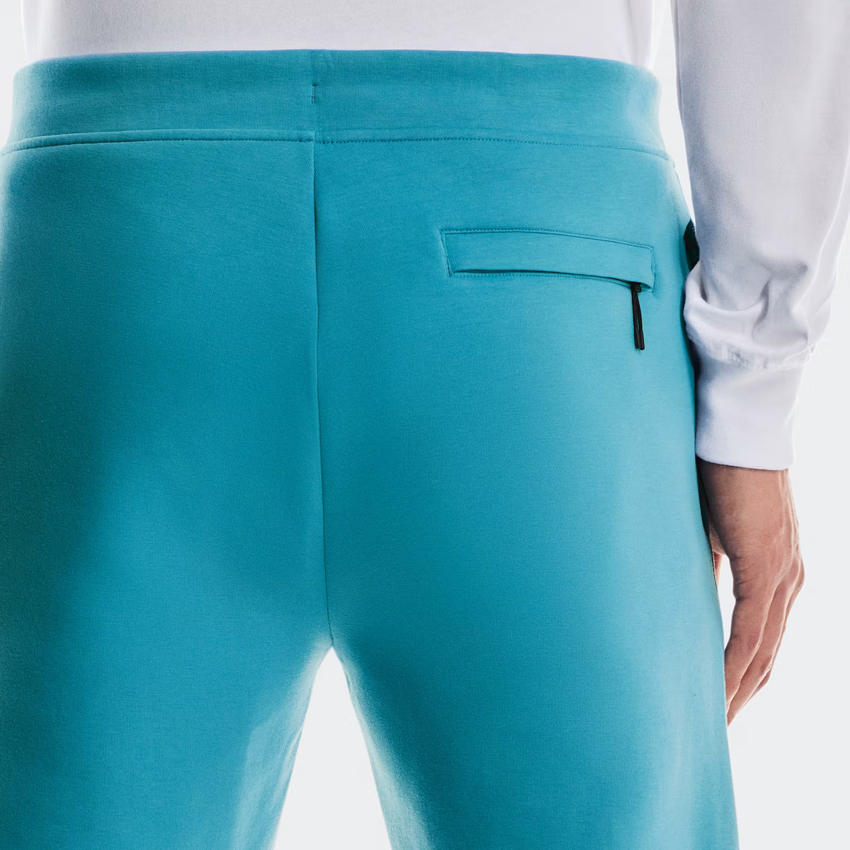 On Focus Tech Sweatpants Niagara
