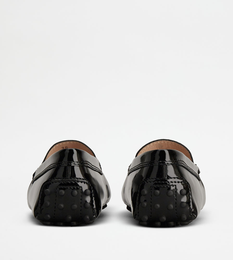 Tods Gommino Driving Shoes In Patent Leather Black Womens