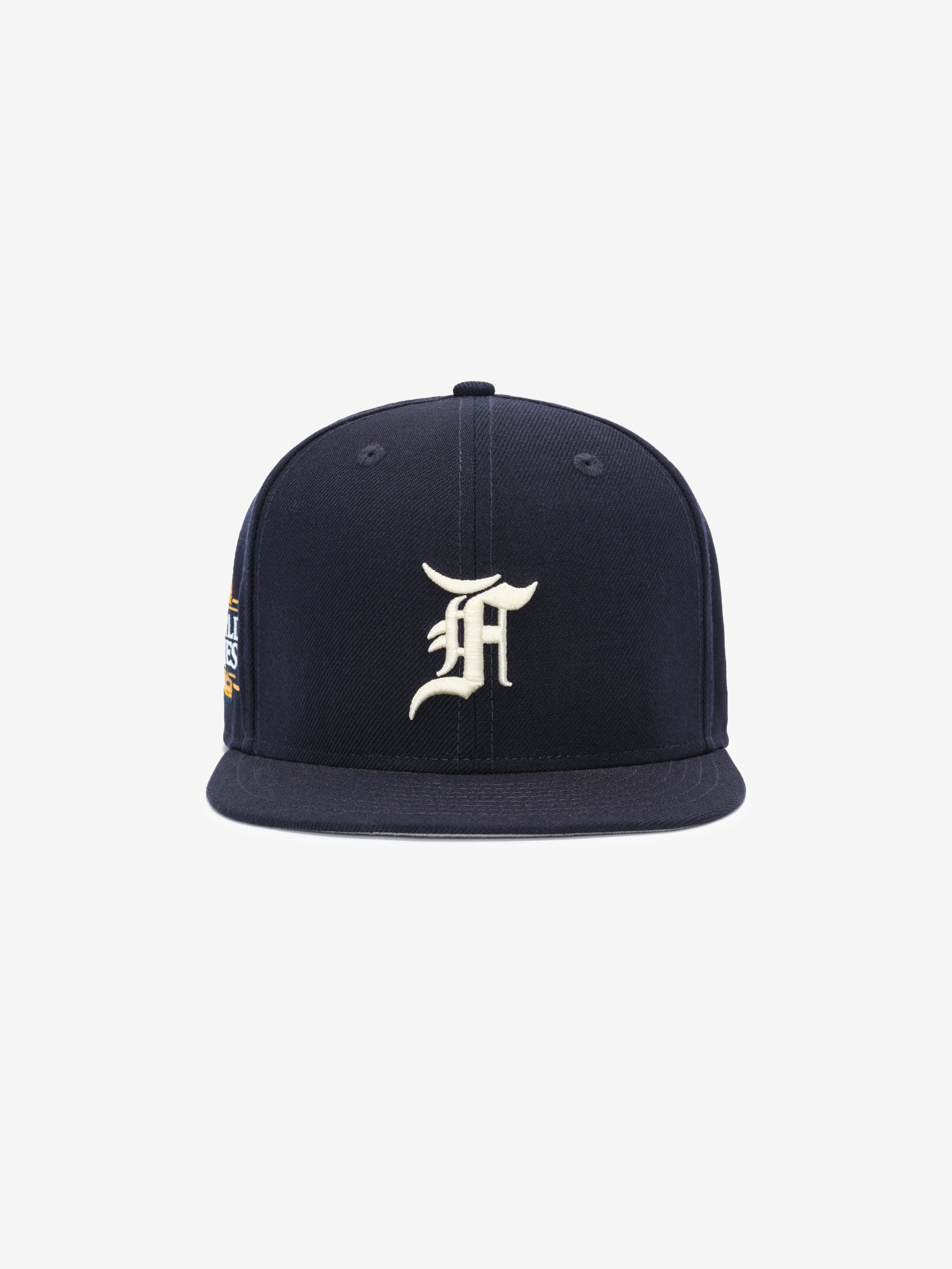 Essentials New York Yankees 59Fifty Cap Navy