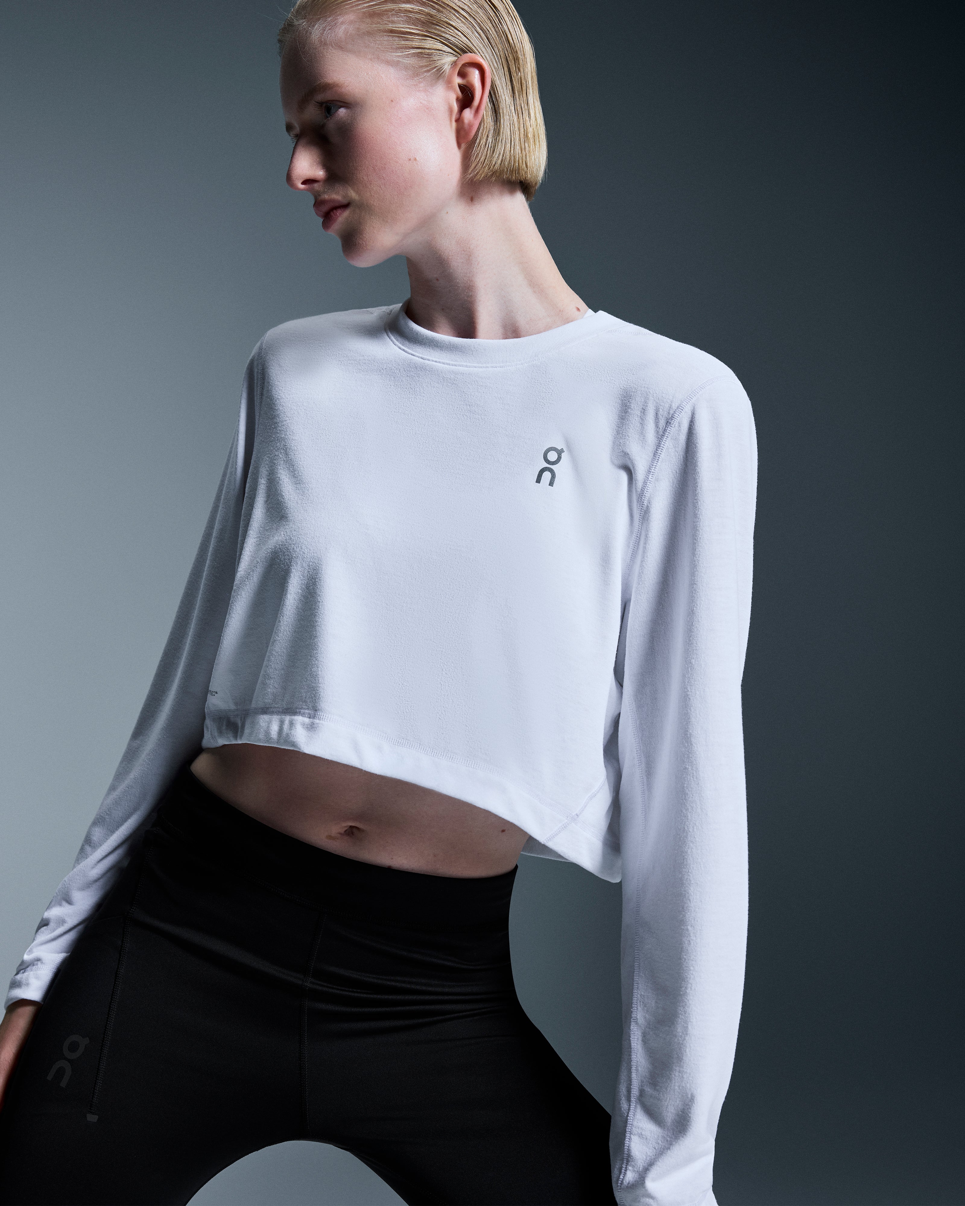 On Train Long-T Crop Graphic White (Women'S)