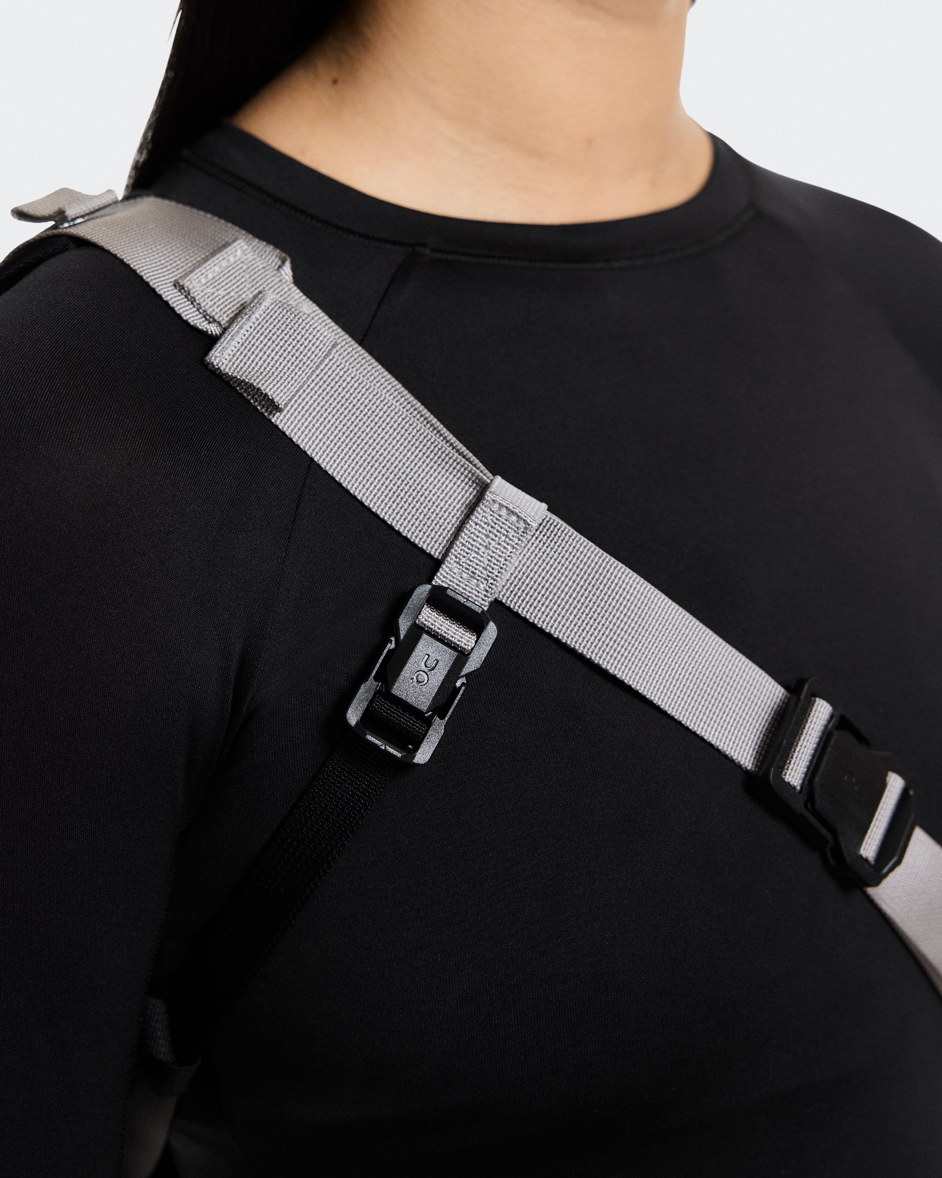 On Sling Pack 9L Glacier | Black