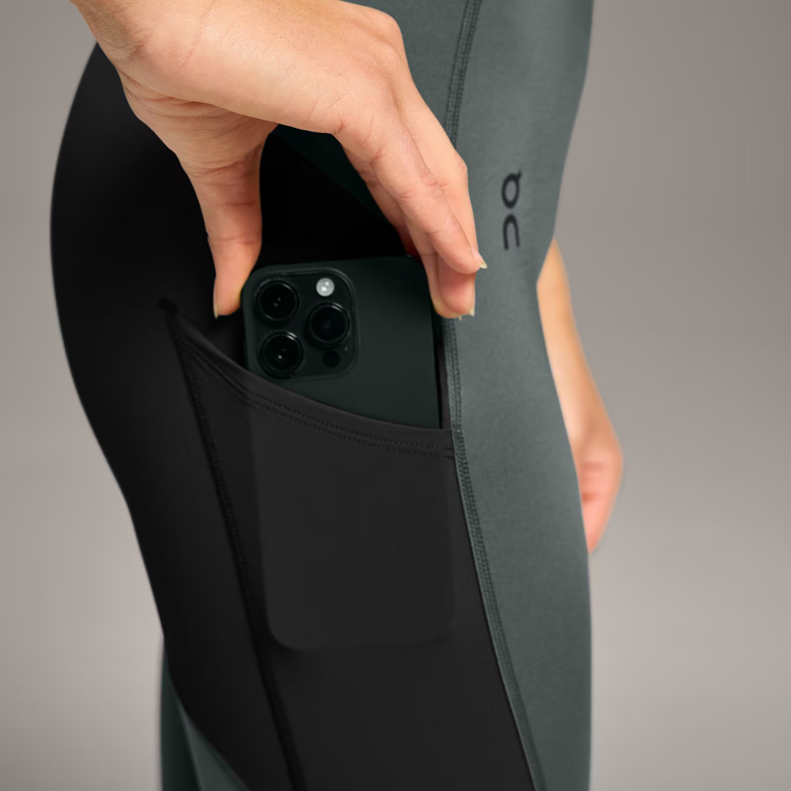 On Trek Tight Lead | Black (Women'S)