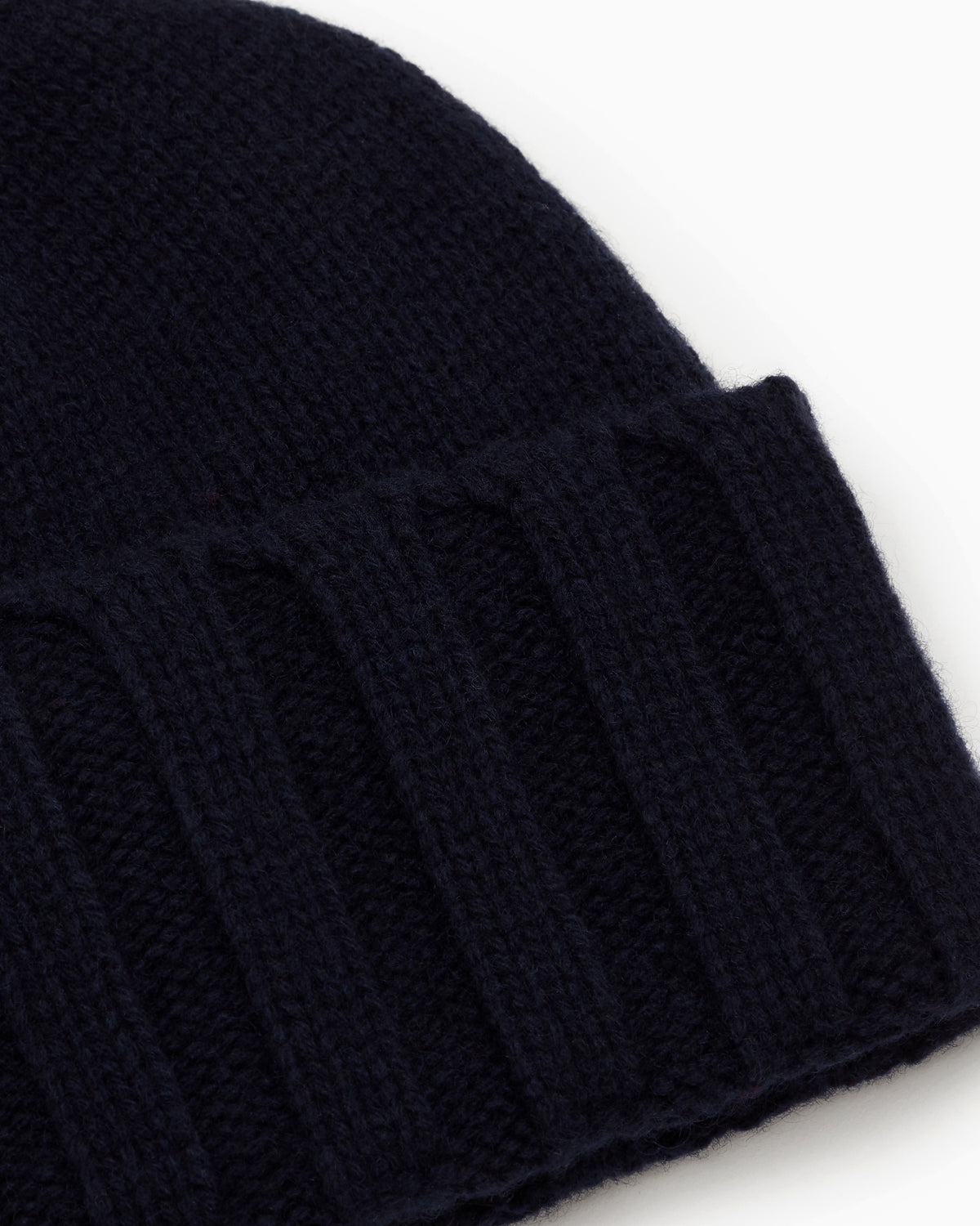Emporio Armani Cashmere beanie with ribbed texture and cuff Essential