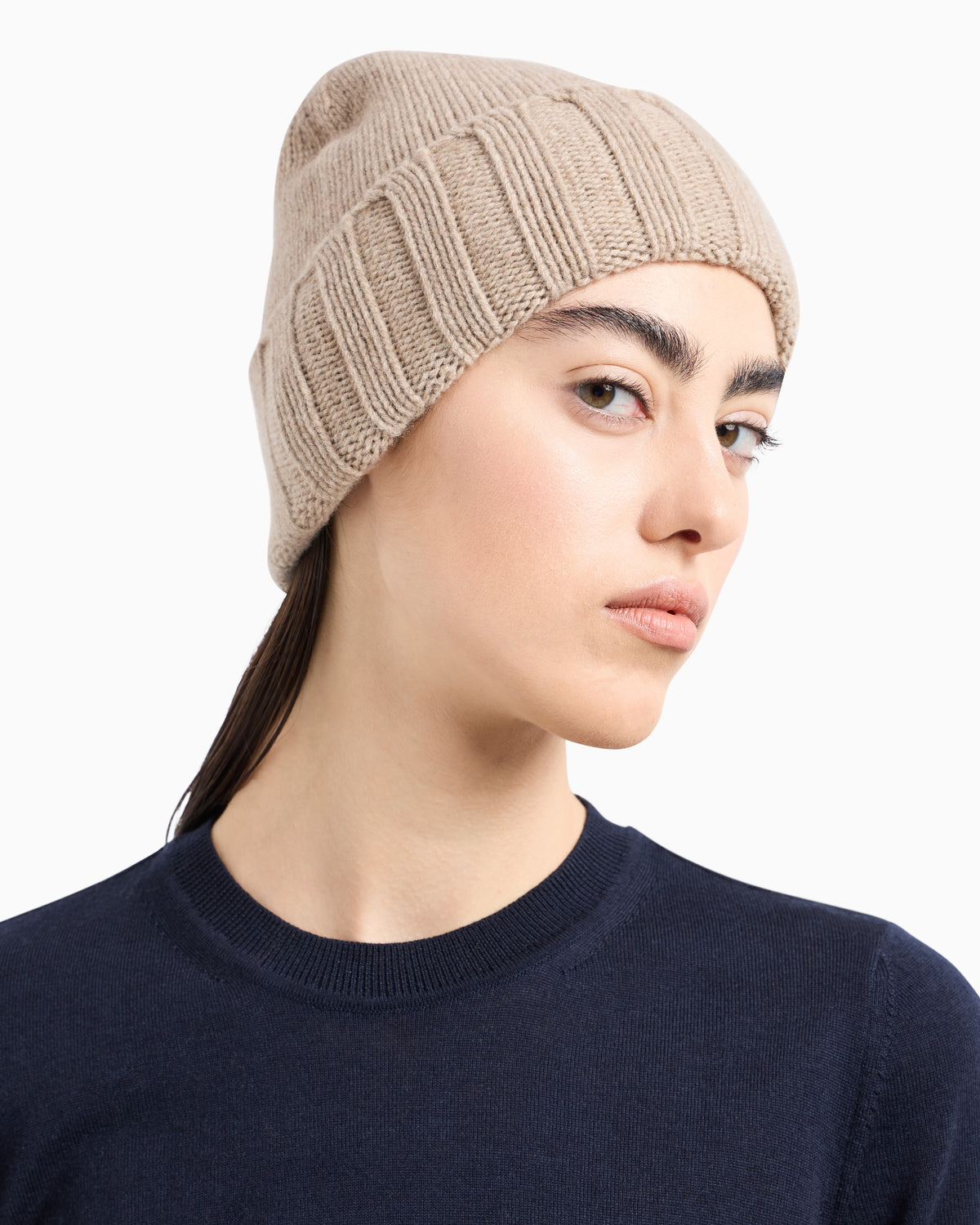 Emporio Armani Cashmere beanie with ribbed texture and cuff Essential