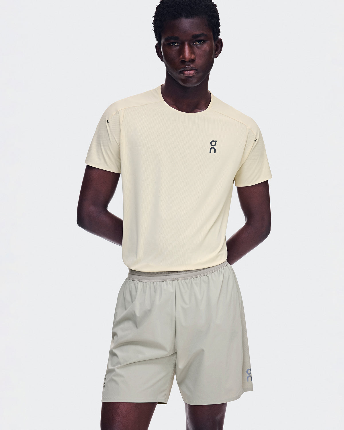 On 7" Performance Shorts Brume