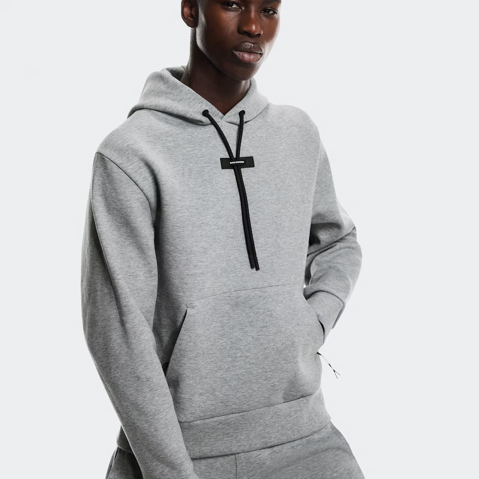 On Focus Tech Hoodie Basalt