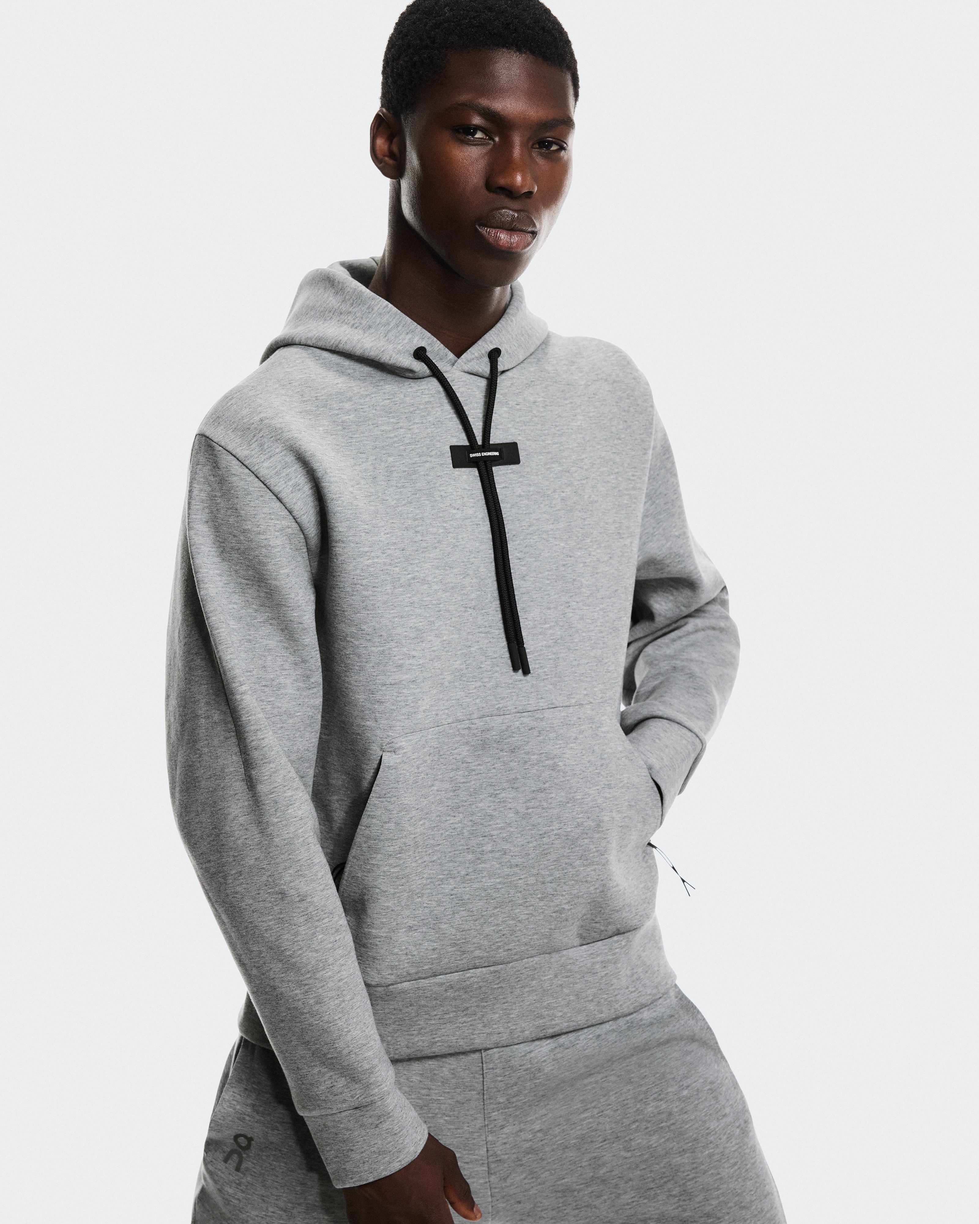 On Focus Tech Hoodie Basalt