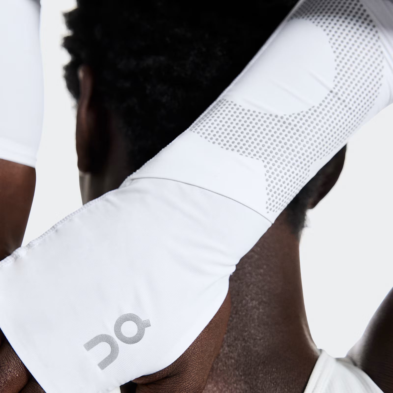 On Solar Arm Sleeves White
