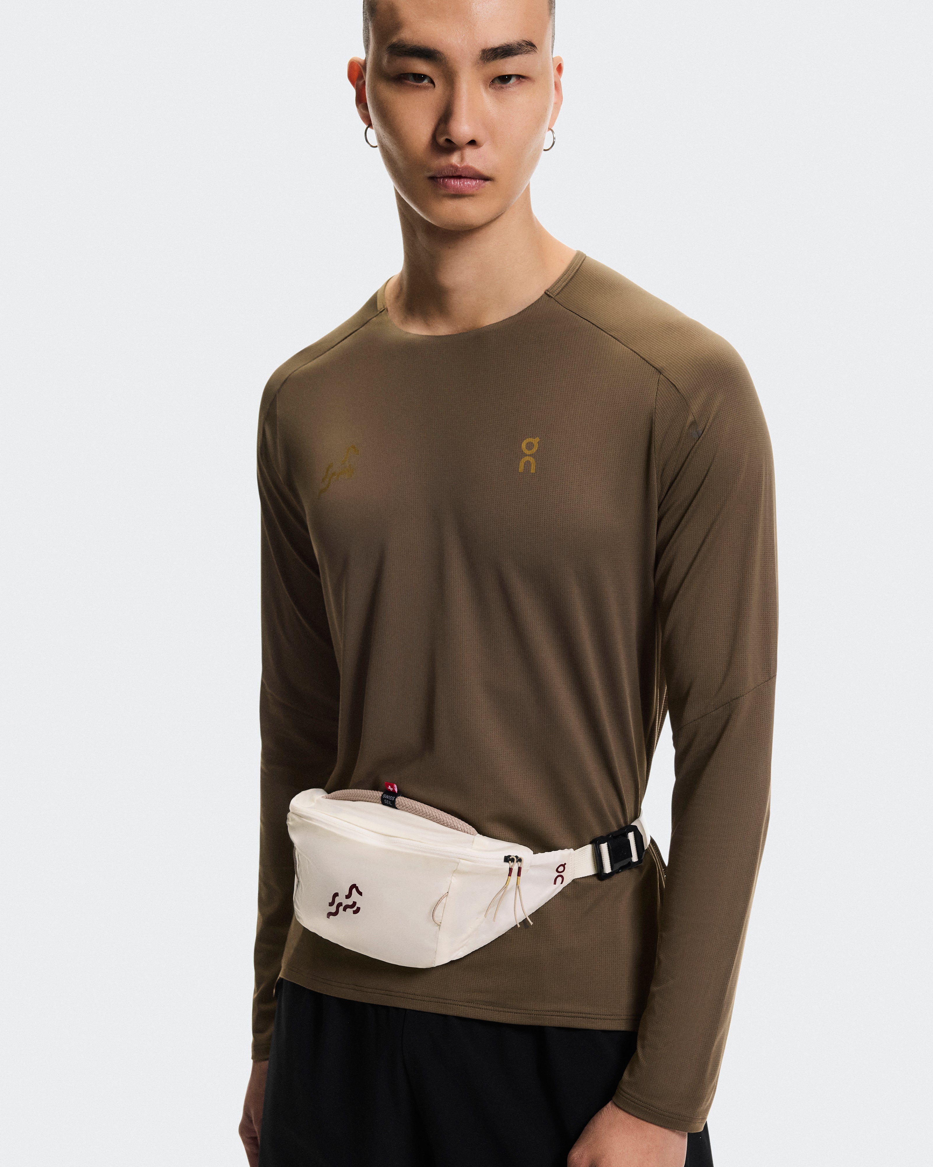 On Waist Pack 2L Lite Year Of The Horse Ivory