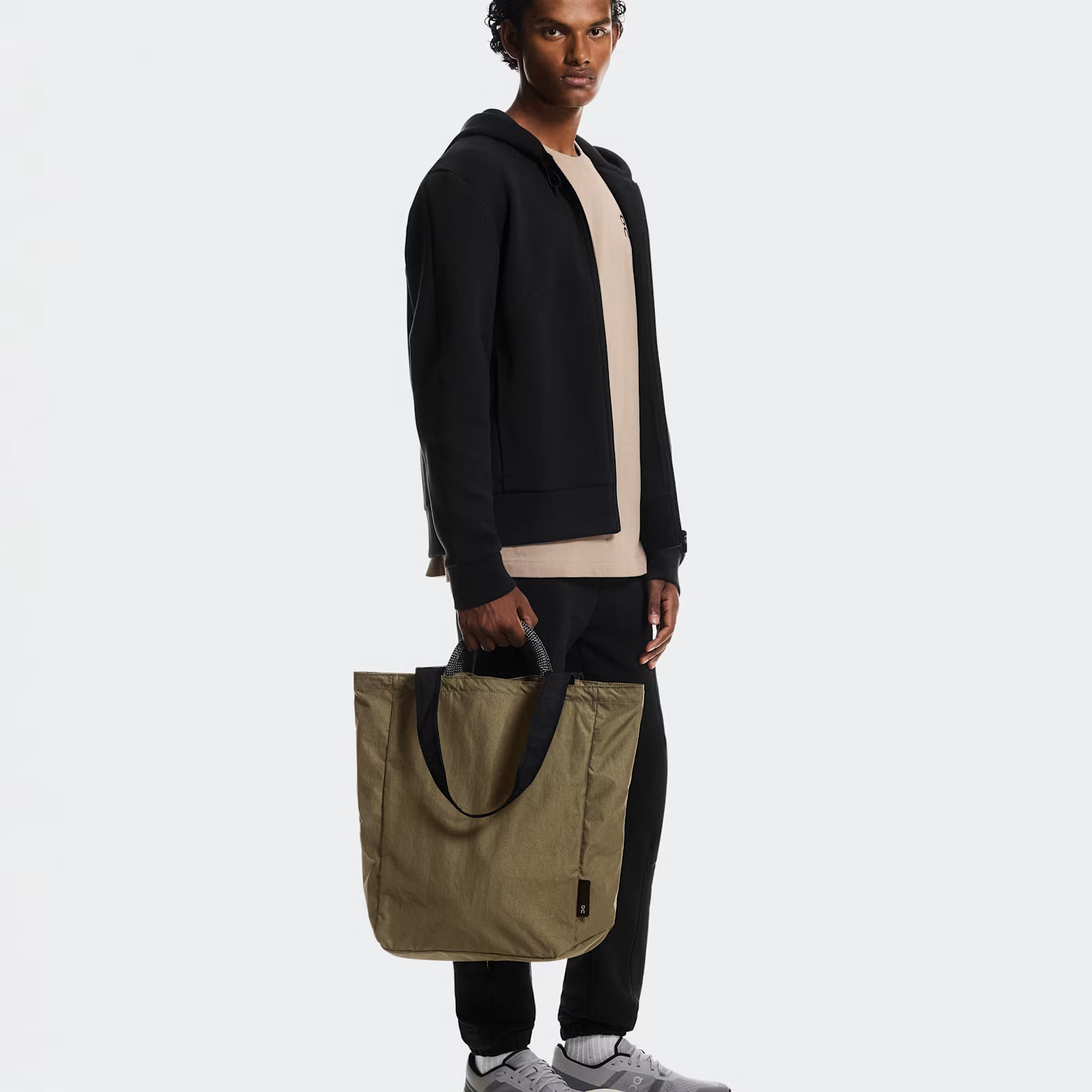 On Tote Pack 25L Olive | Black