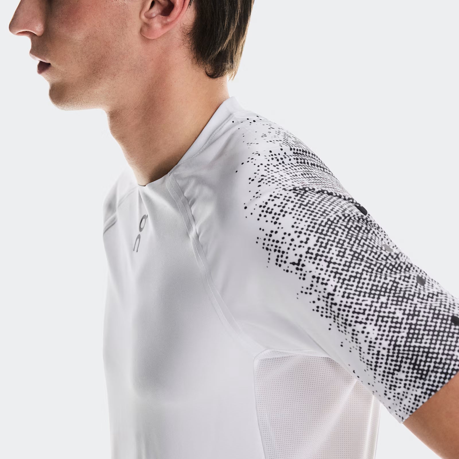 On Ultra-T White | Iron