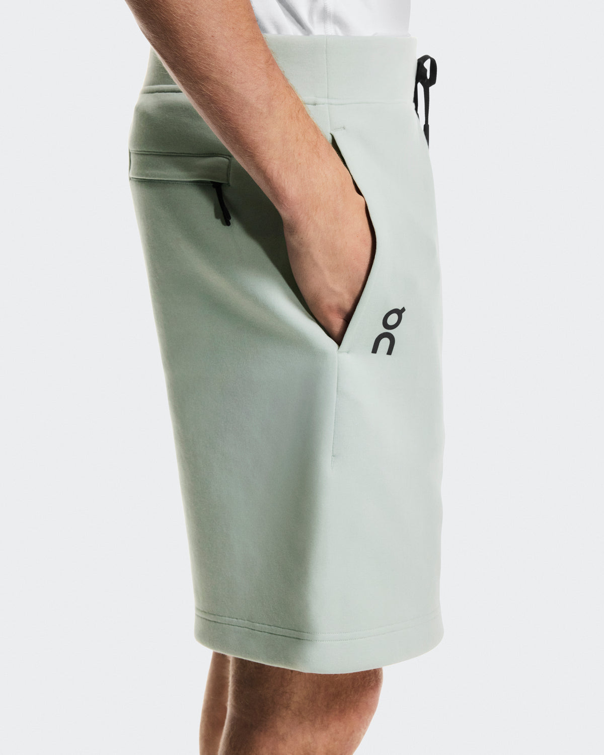 On Focus Tech Shorts Mineral