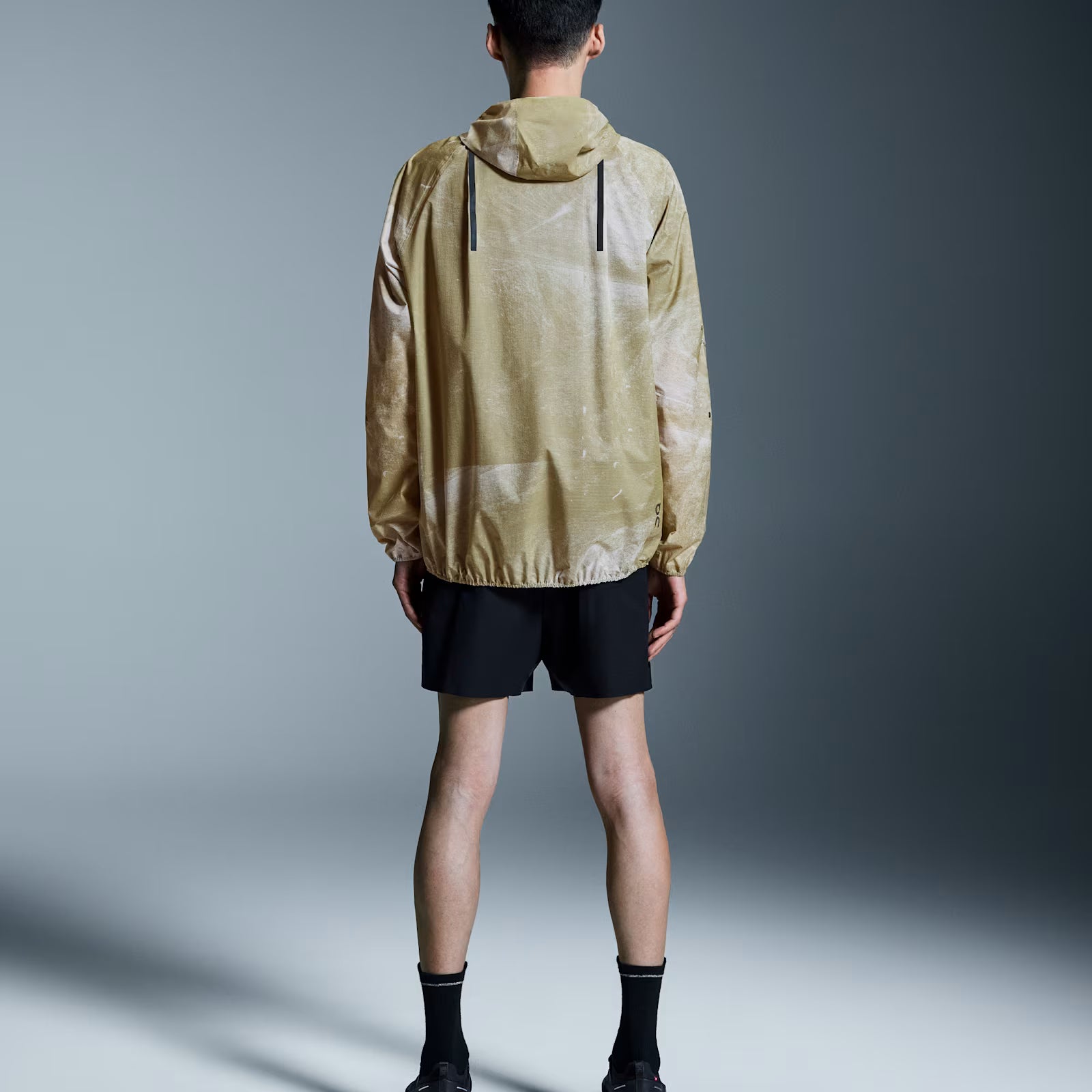 On Ultra Jacket White | Caper