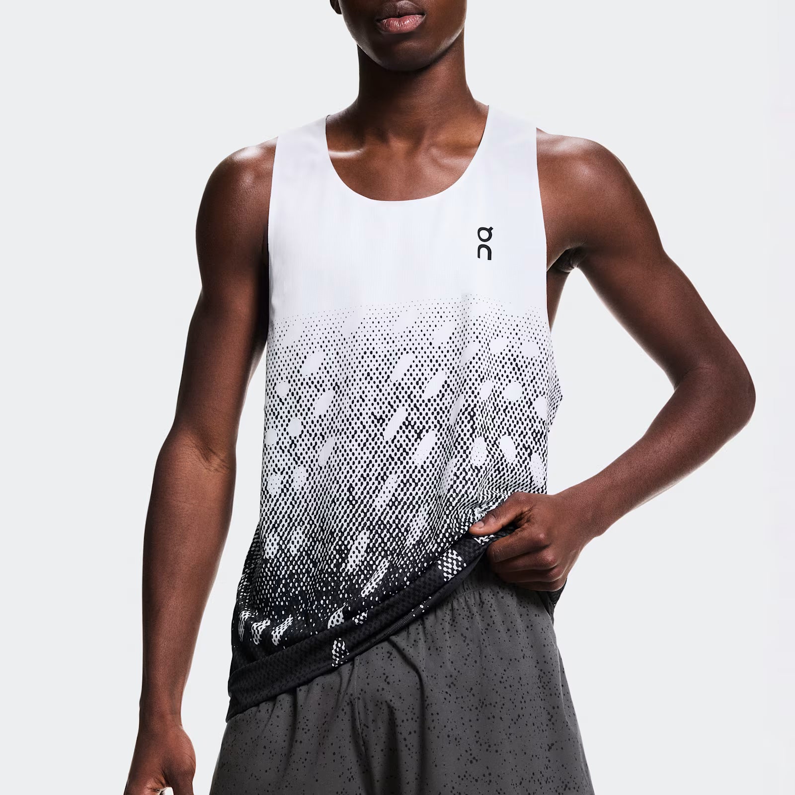 On Zero Shorts Iron | Black