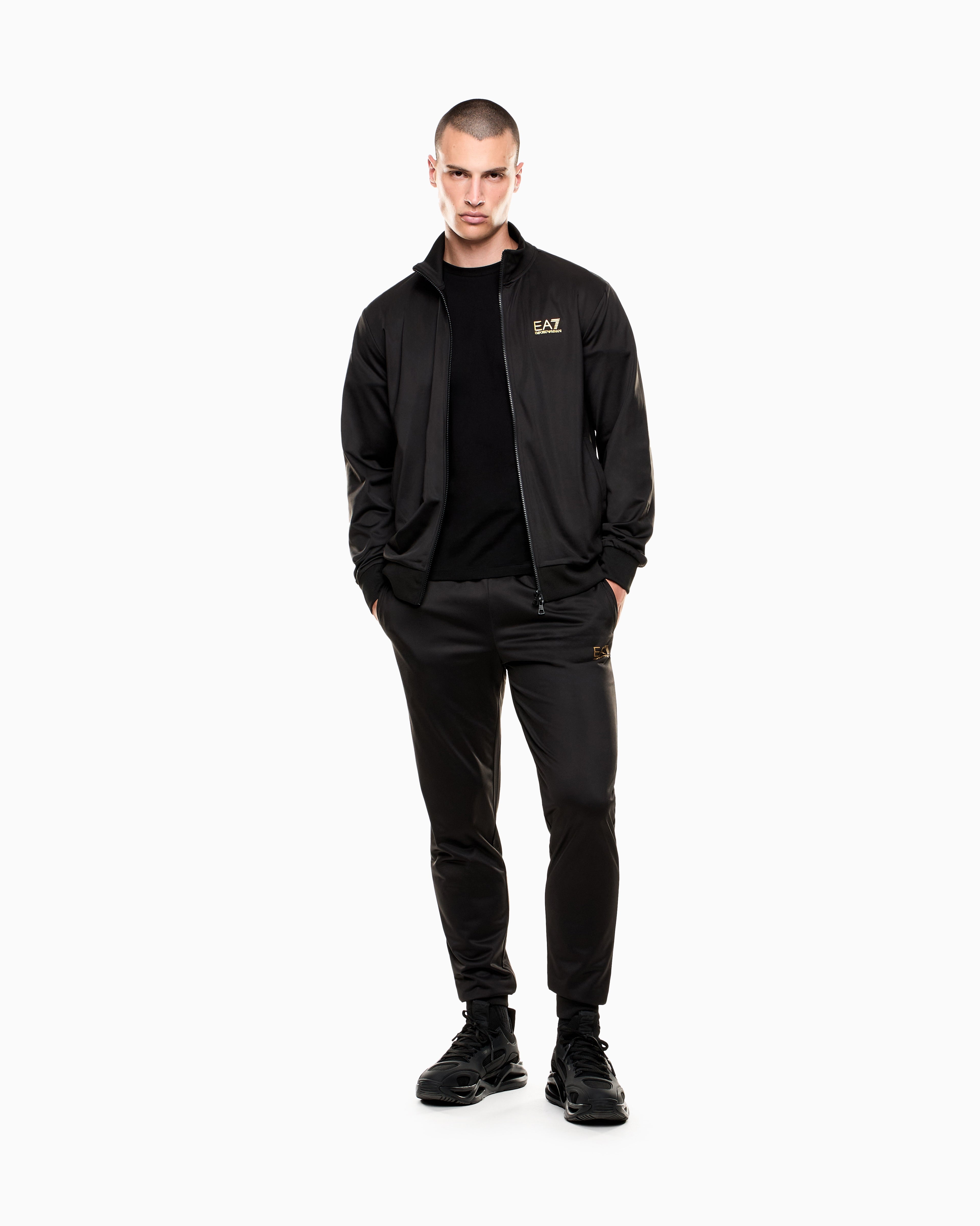 #color_black